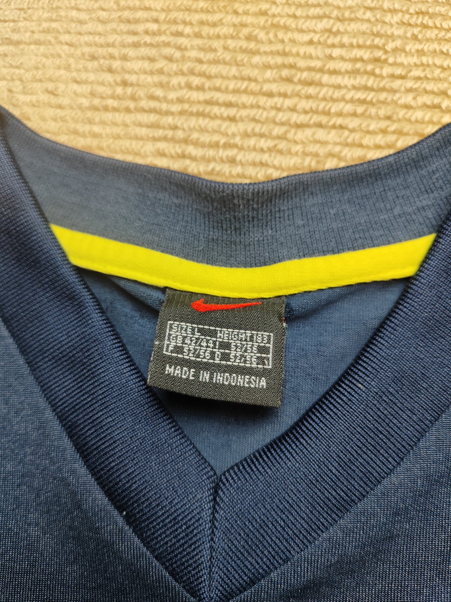 RARE 90S NIKE SPELLOUT TEE (L)