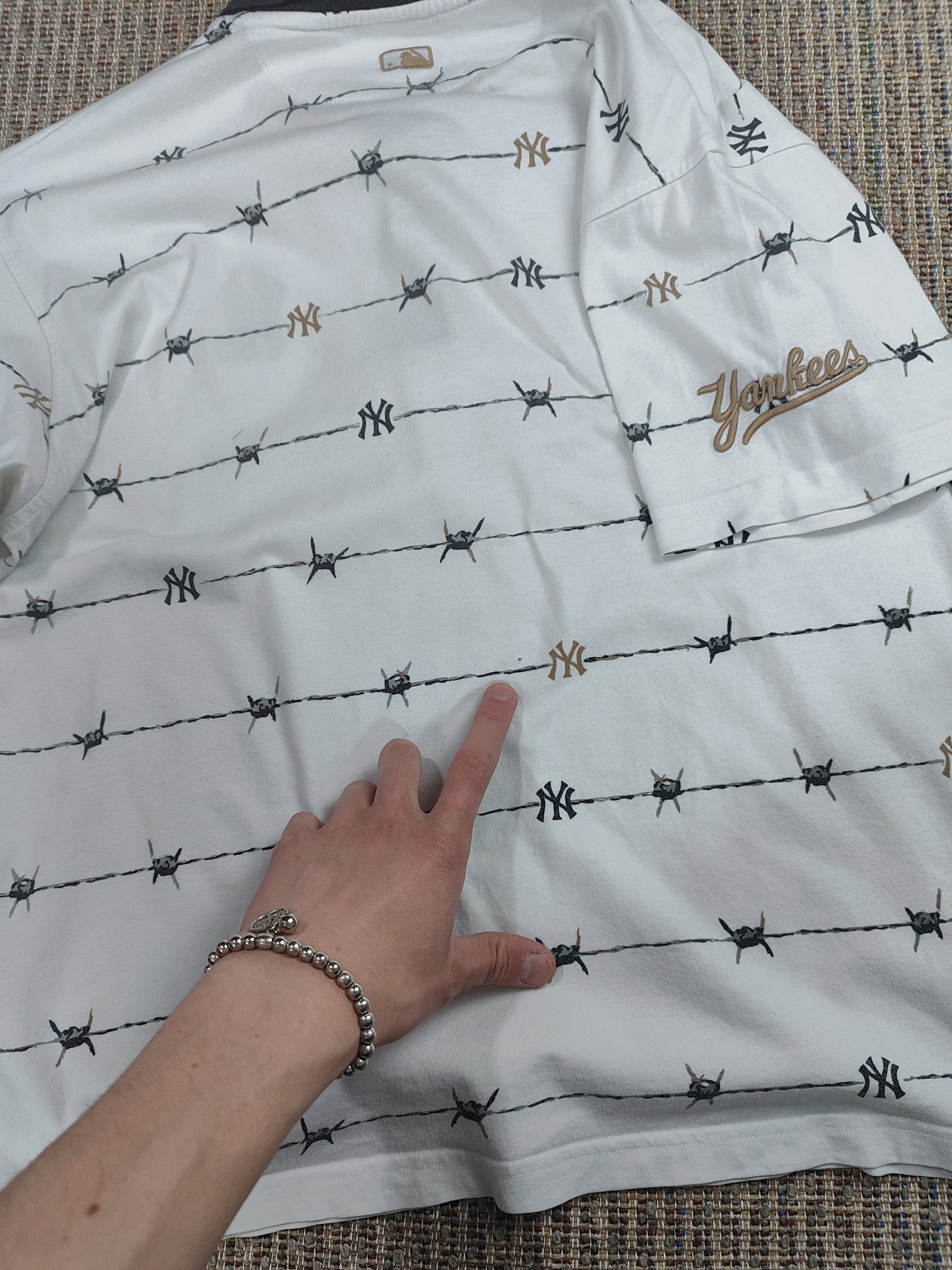 90S YANKEES BARB WIRE POLO SHIRT (L)