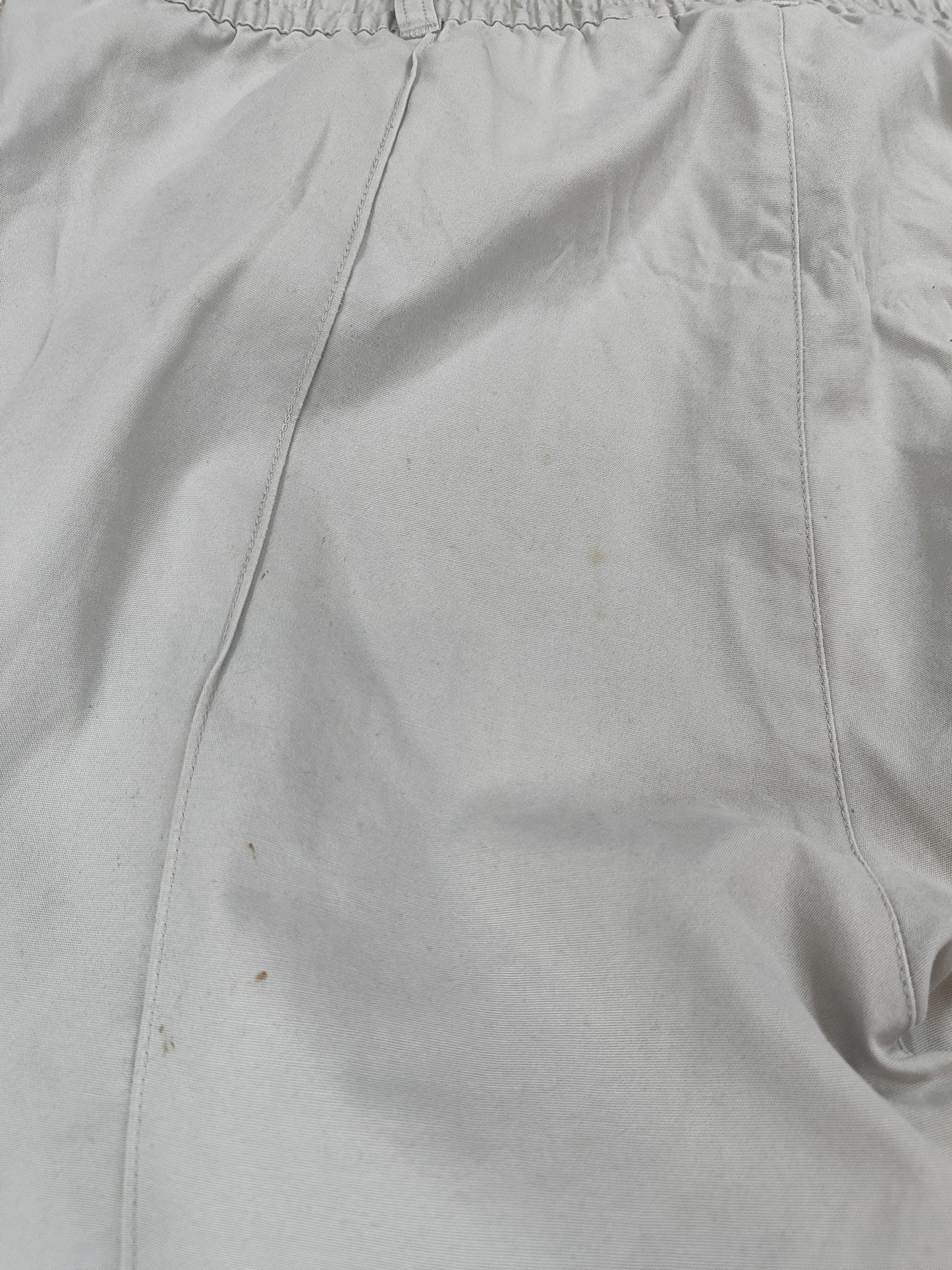 Y2K LIGHT ADIDAS TENNIS SHORTS (L)