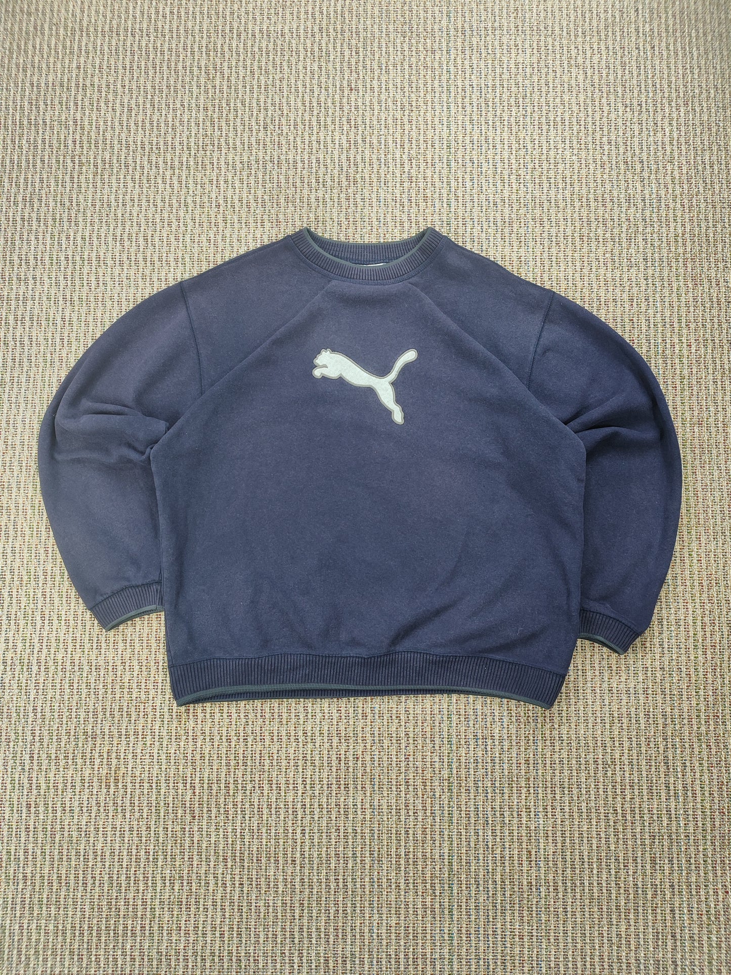 90S EMBROIDERED PUMA SWEATSHIRT (L)