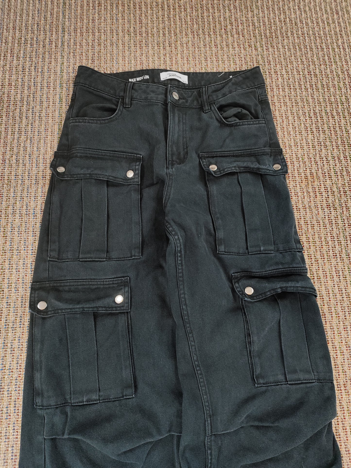 Y2K FLARED CARGO JEANS (W31 L32)