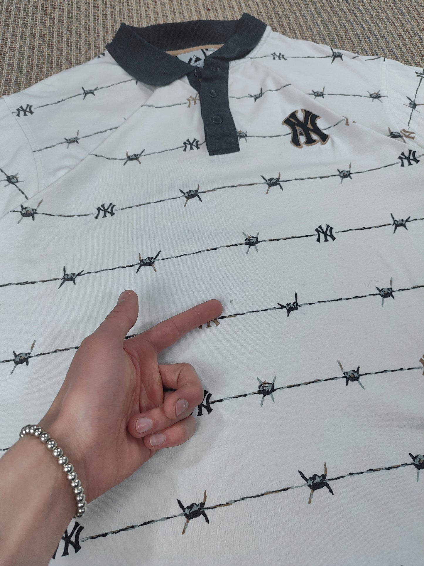 90S YANKEES BARB WIRE POLO SHIRT (L)