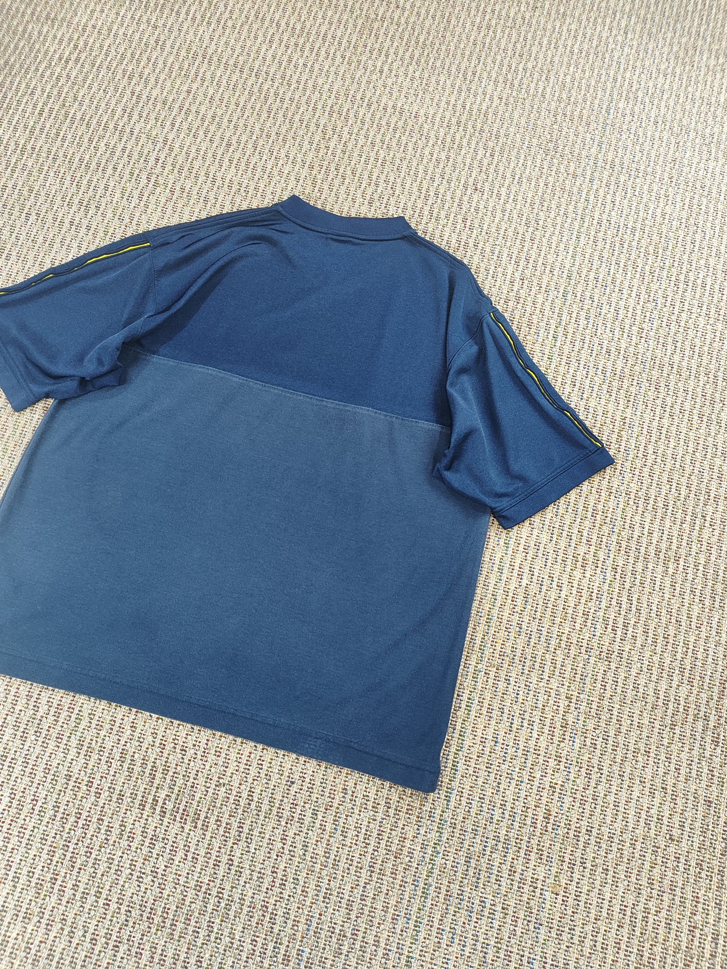 RARE 90S NIKE SPELLOUT TEE (L)