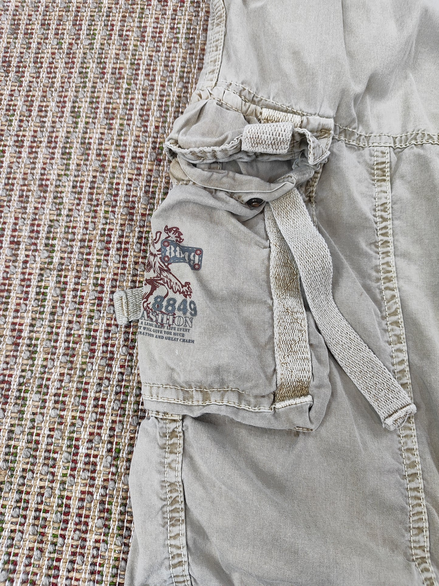 Y2K RELAXED CARGO SHORTS (W32)