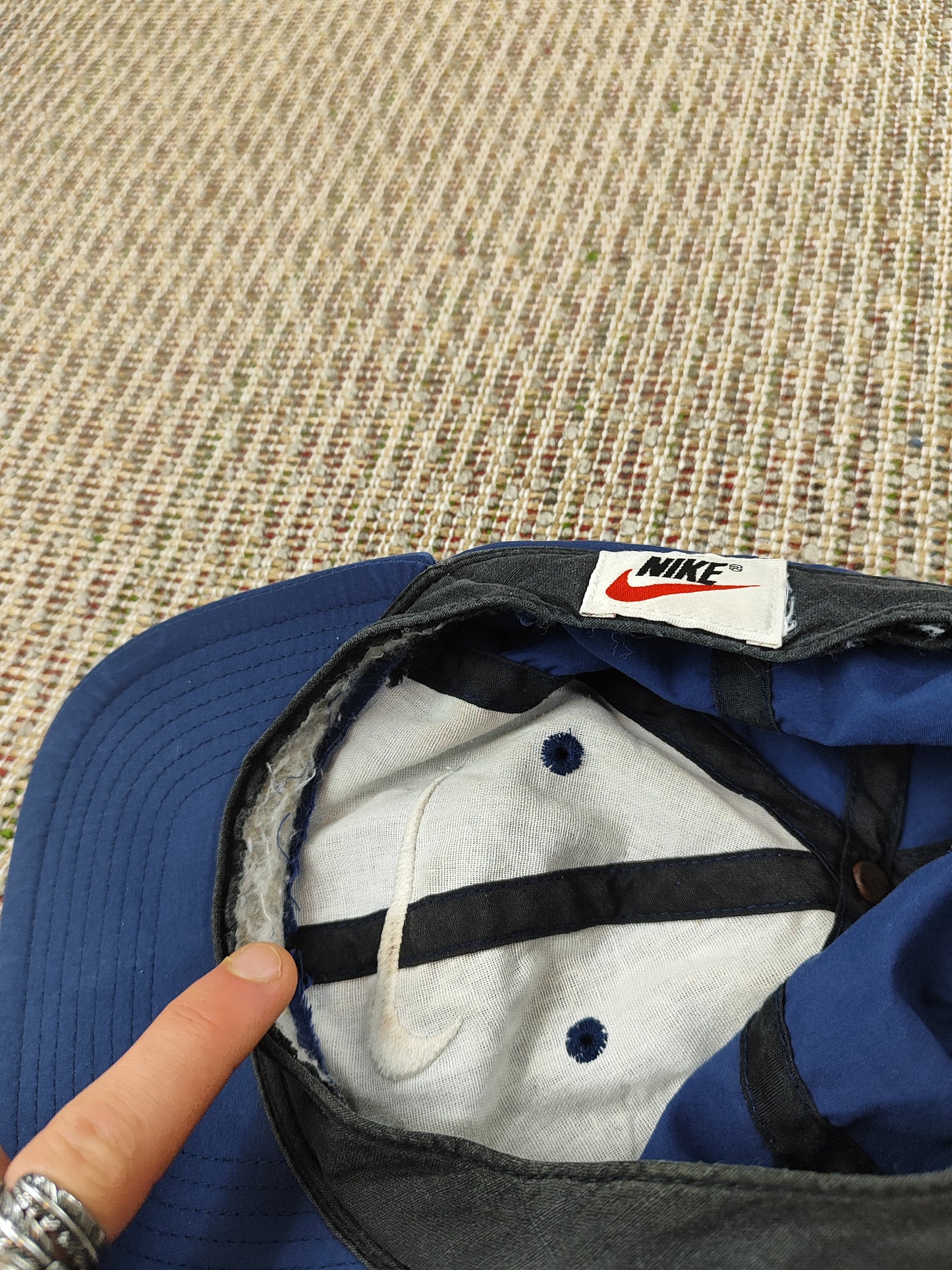 VINTAGE NIKE CAP (ADULTS ONE SIZE)