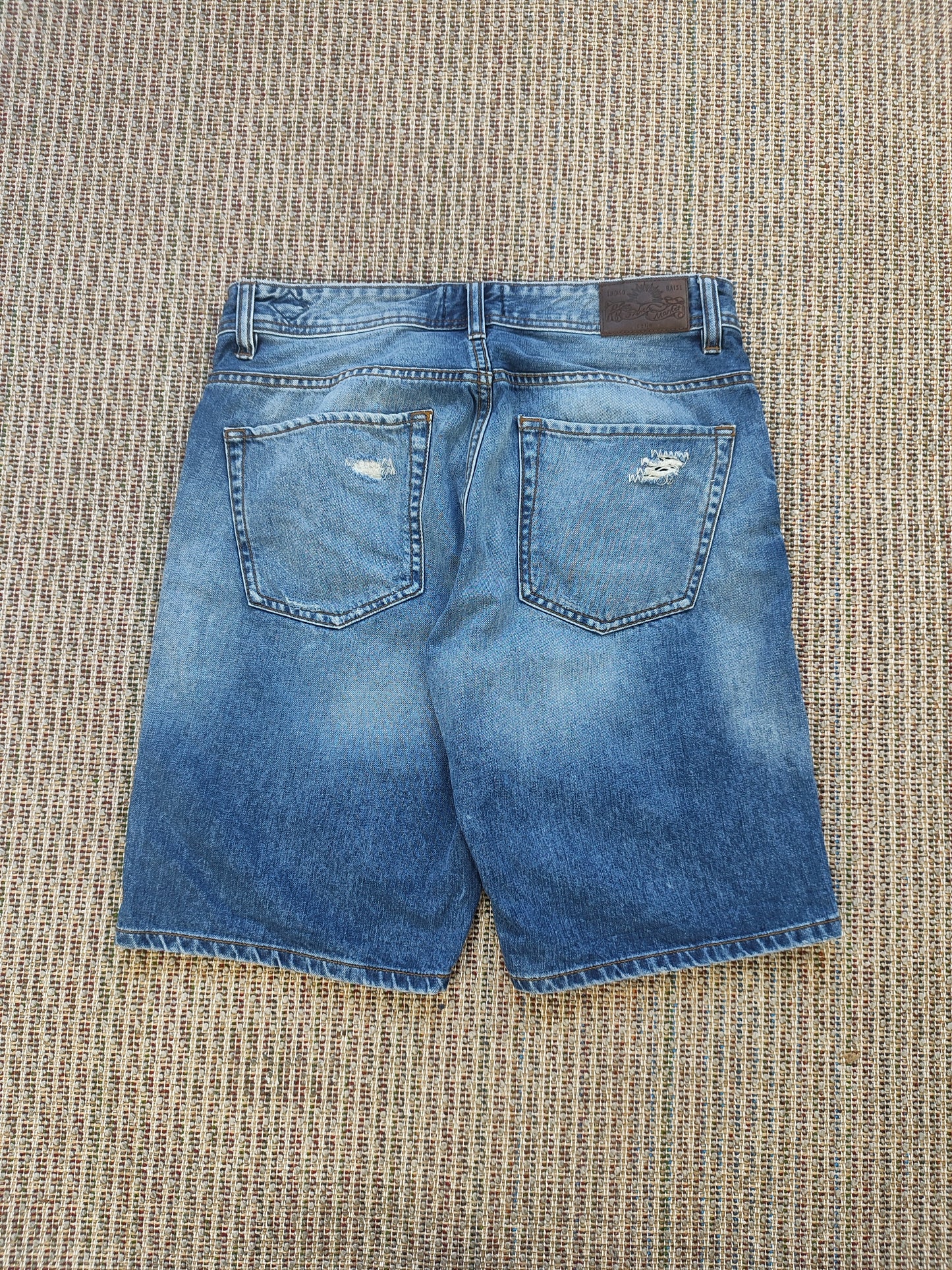 VINTAGE DISTRESSED JEAN SHORTS (W34)