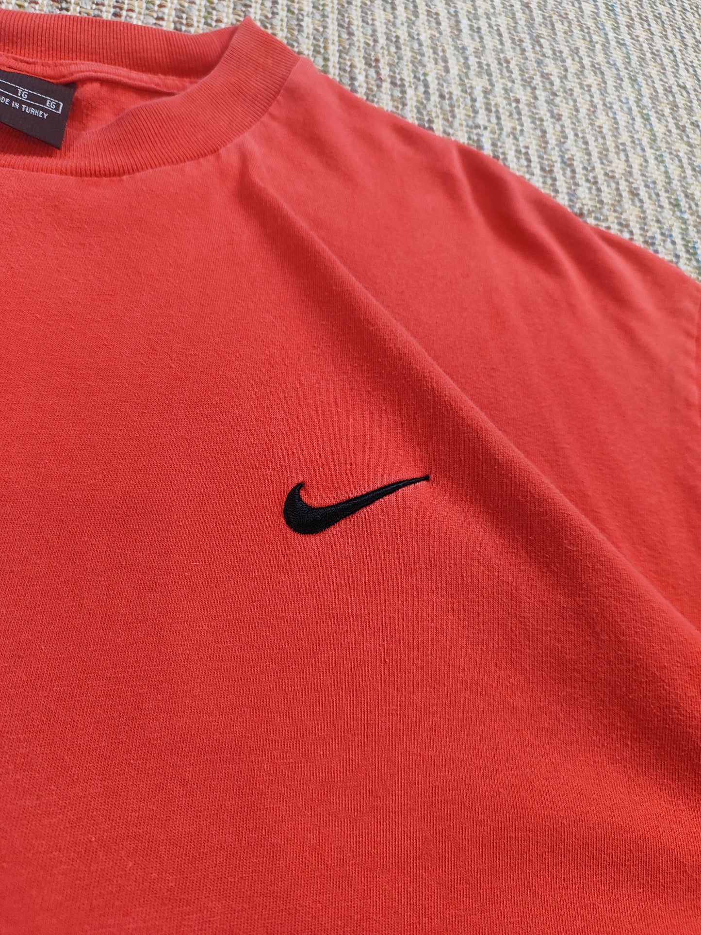 90S NIKE ESSENTIAL SWOOSH T-SHIRT (XL)