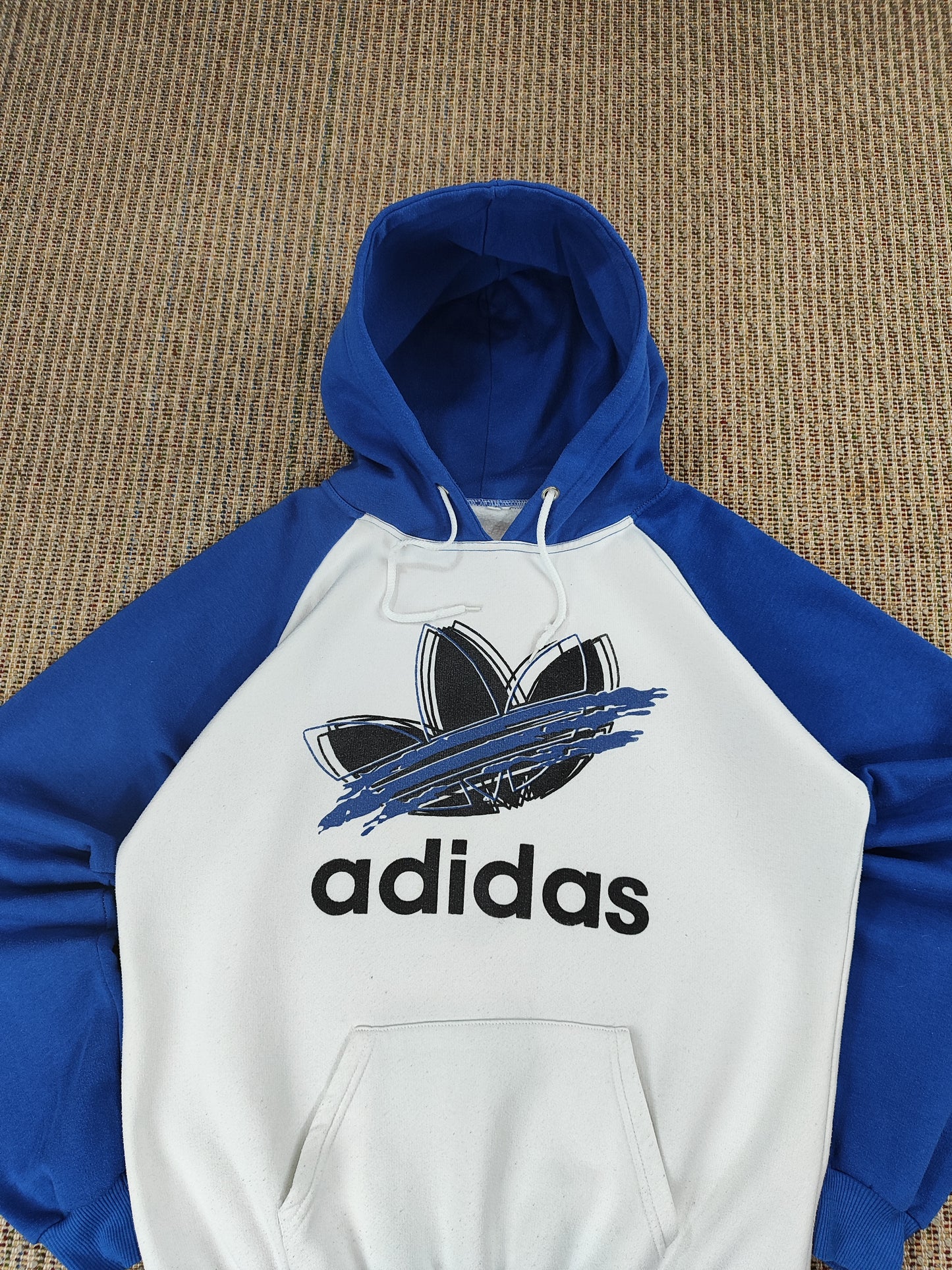 VINTAGE ADIDAS HOODIE (M)