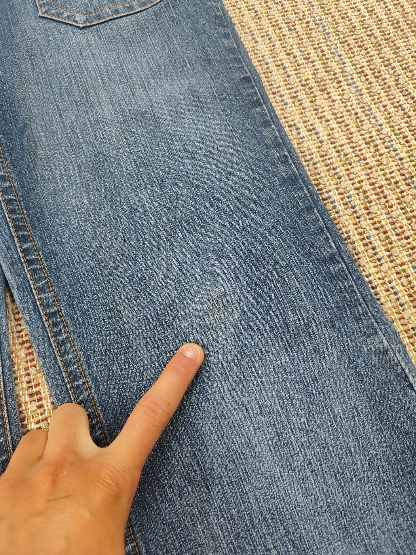 Y2K FLARED BLUE JEANS (W32 L30)