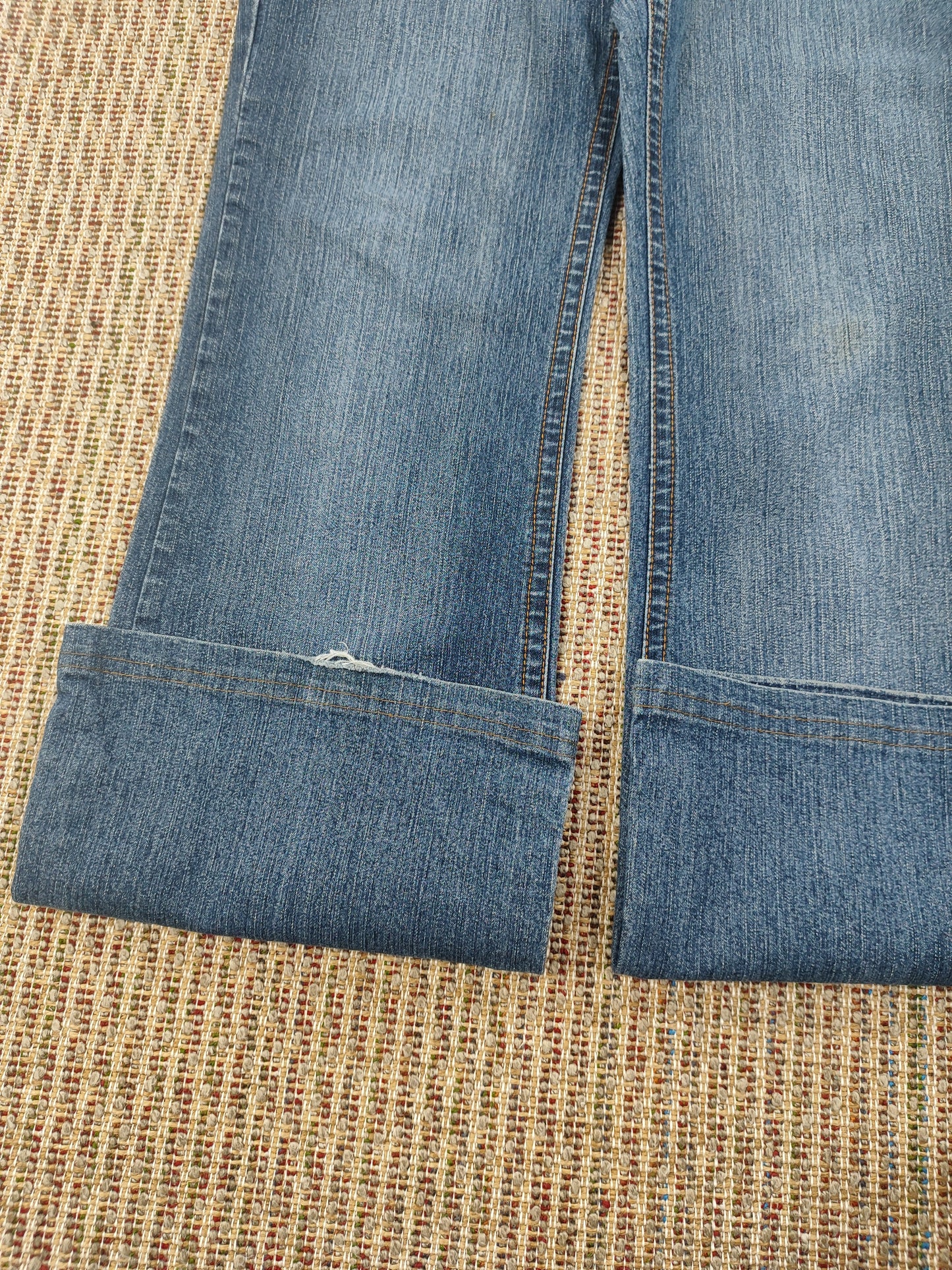 Y2K FLARED BLUE JEANS (W32 L30)