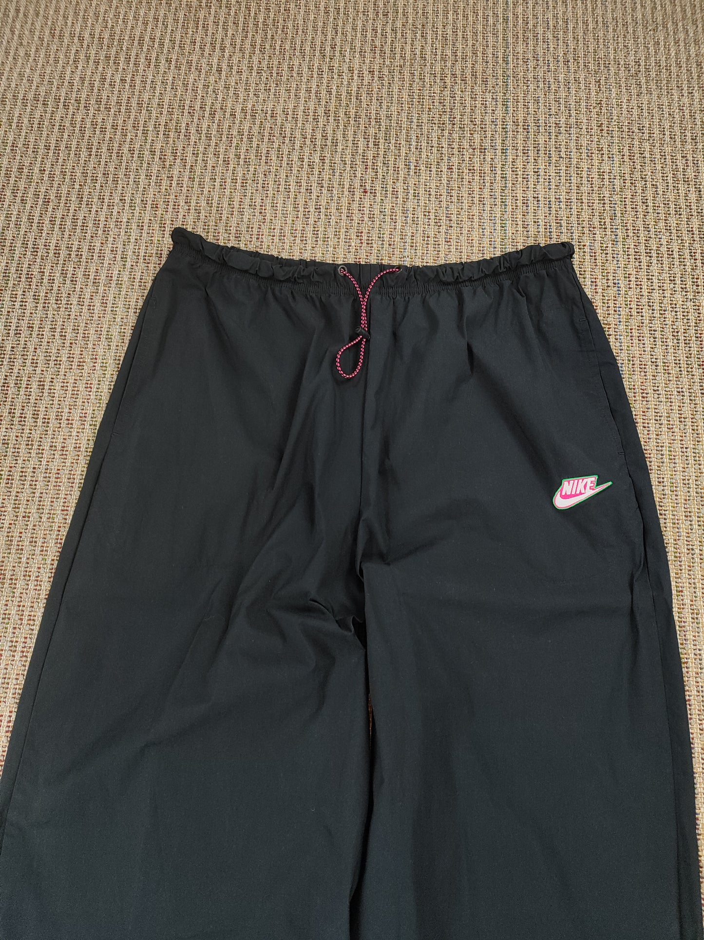 SUPER BAGGY NIKE SHELL TRACK PANTS (L)