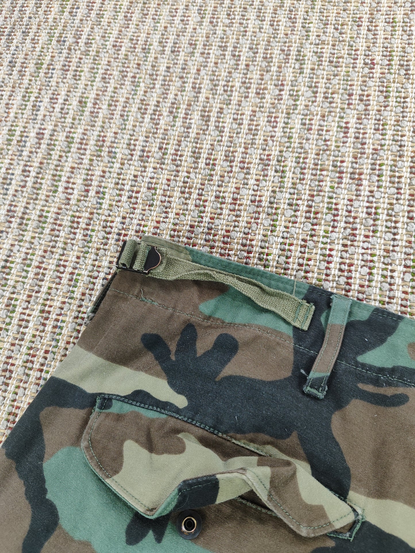 90S ARMY CAMO BAGGY TROUSERS (W36 L30)