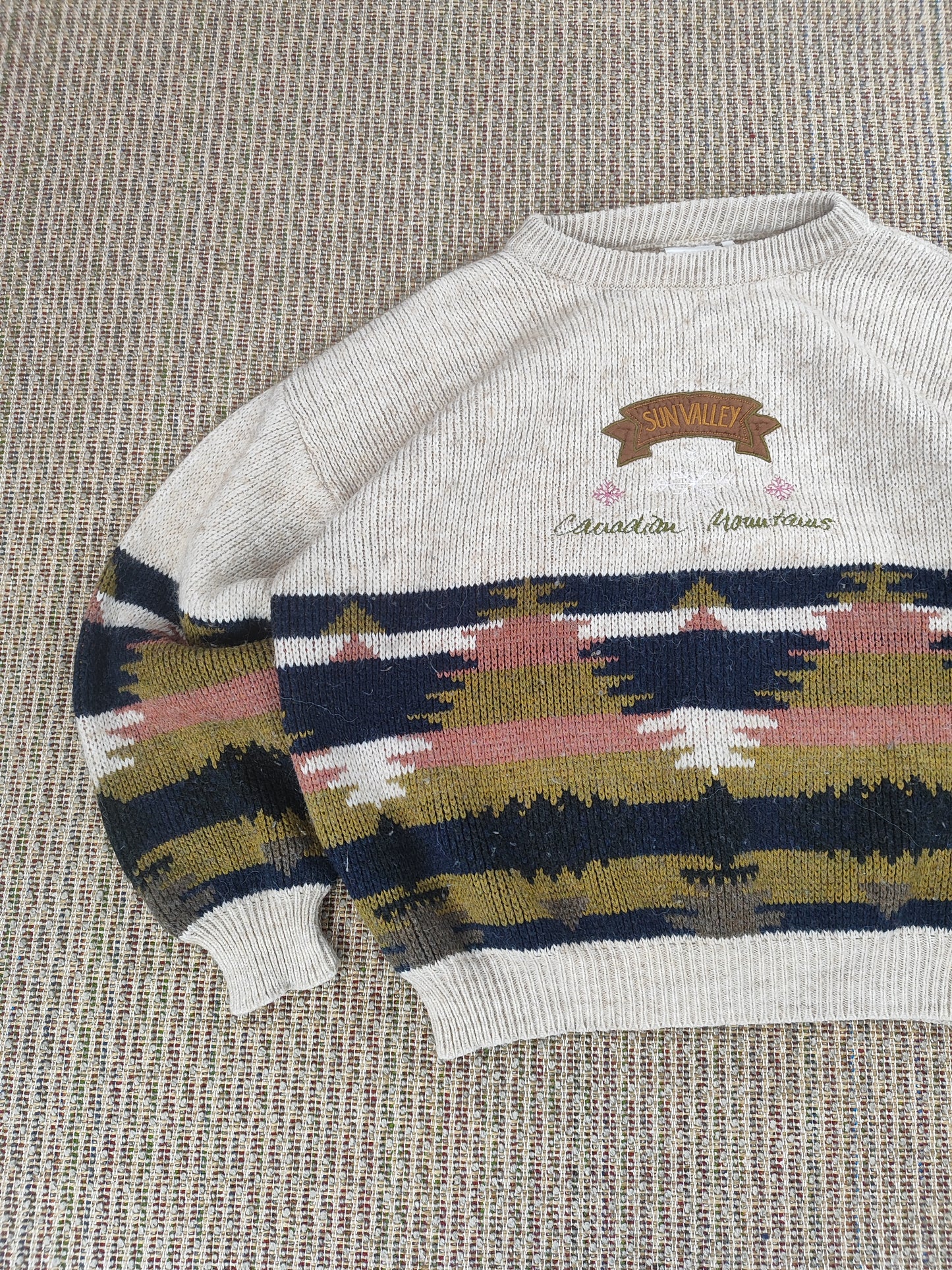 90S EMBROIDERED KNIT GRANDAD JUMPER (L)