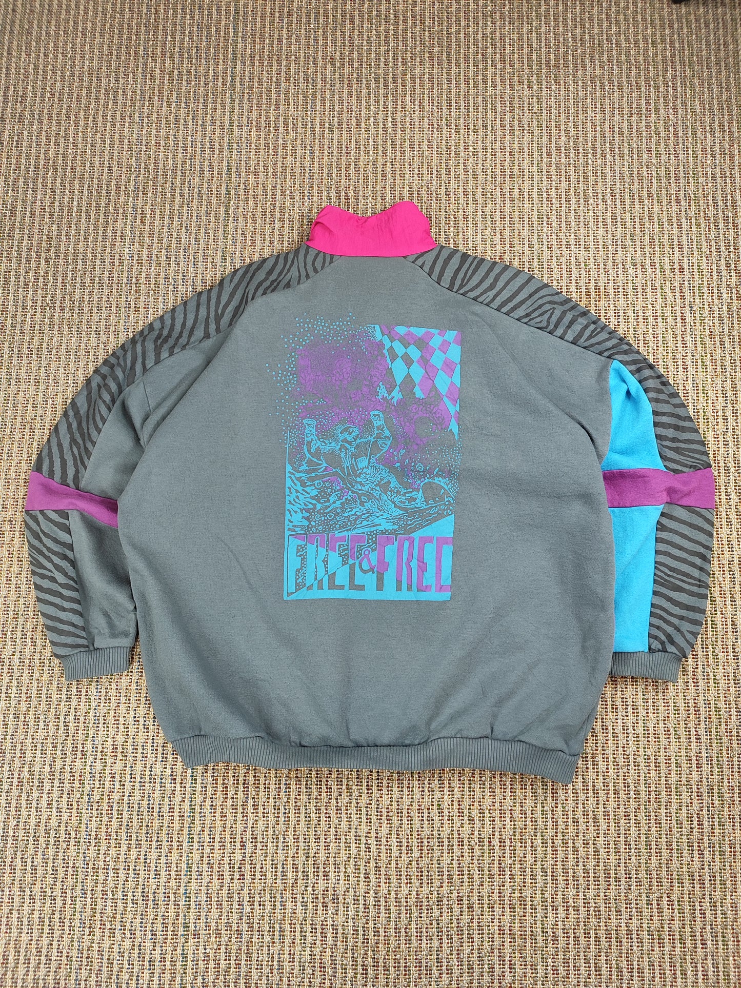 VINTAGE CRAZY SKI PRINT SWEATSHIRT (L)