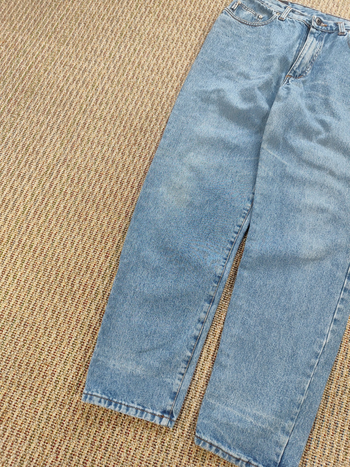 90S HIGH WAISTED JEANS ()