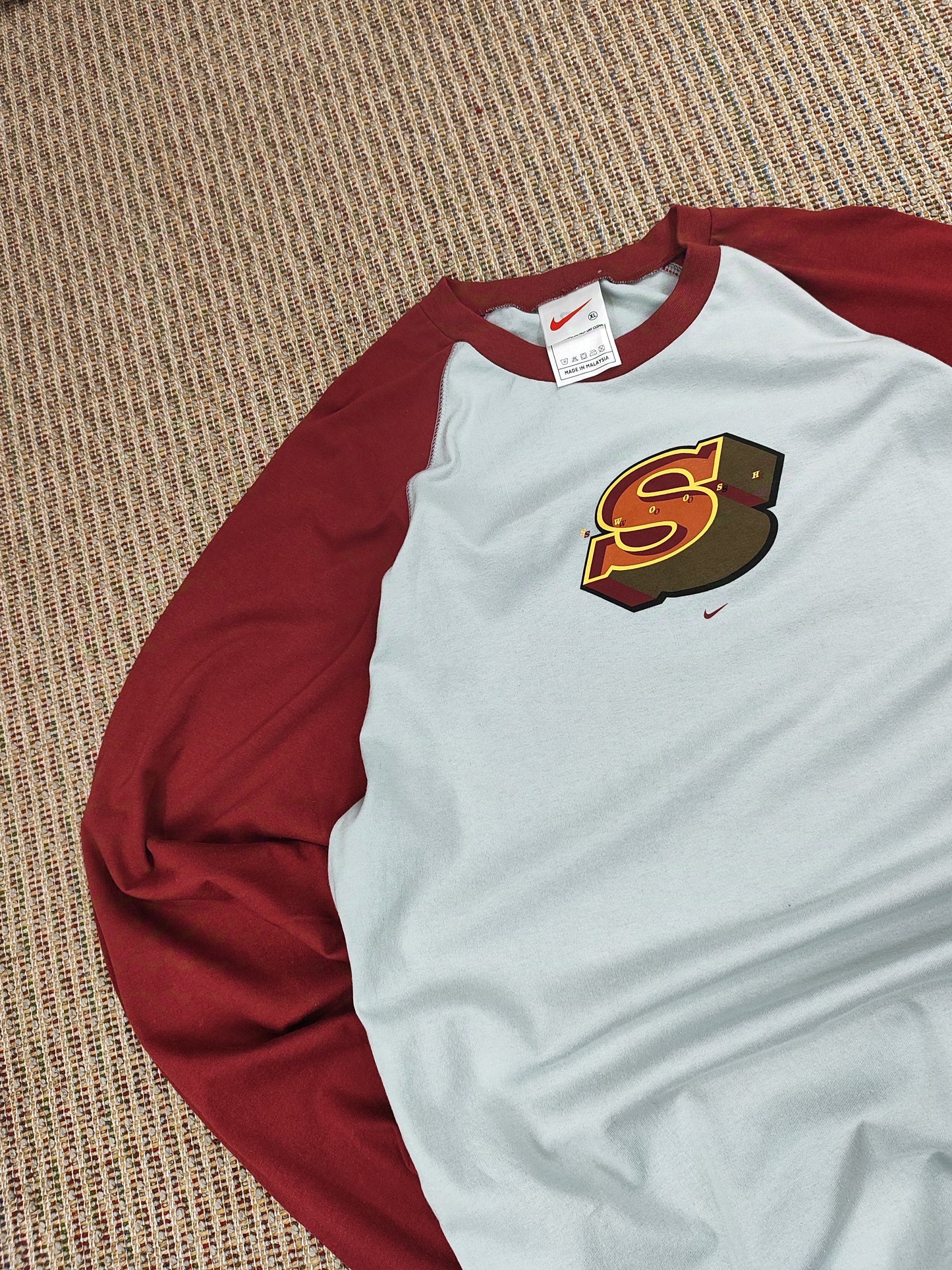 VINTAGE NIKE LONG-SLEEVE TEE (XL)