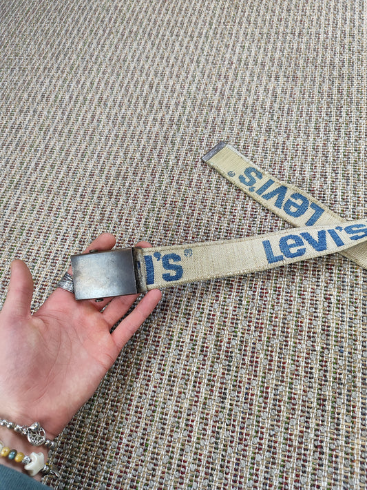 VINTAGE LEVIS BELT (39.5in)