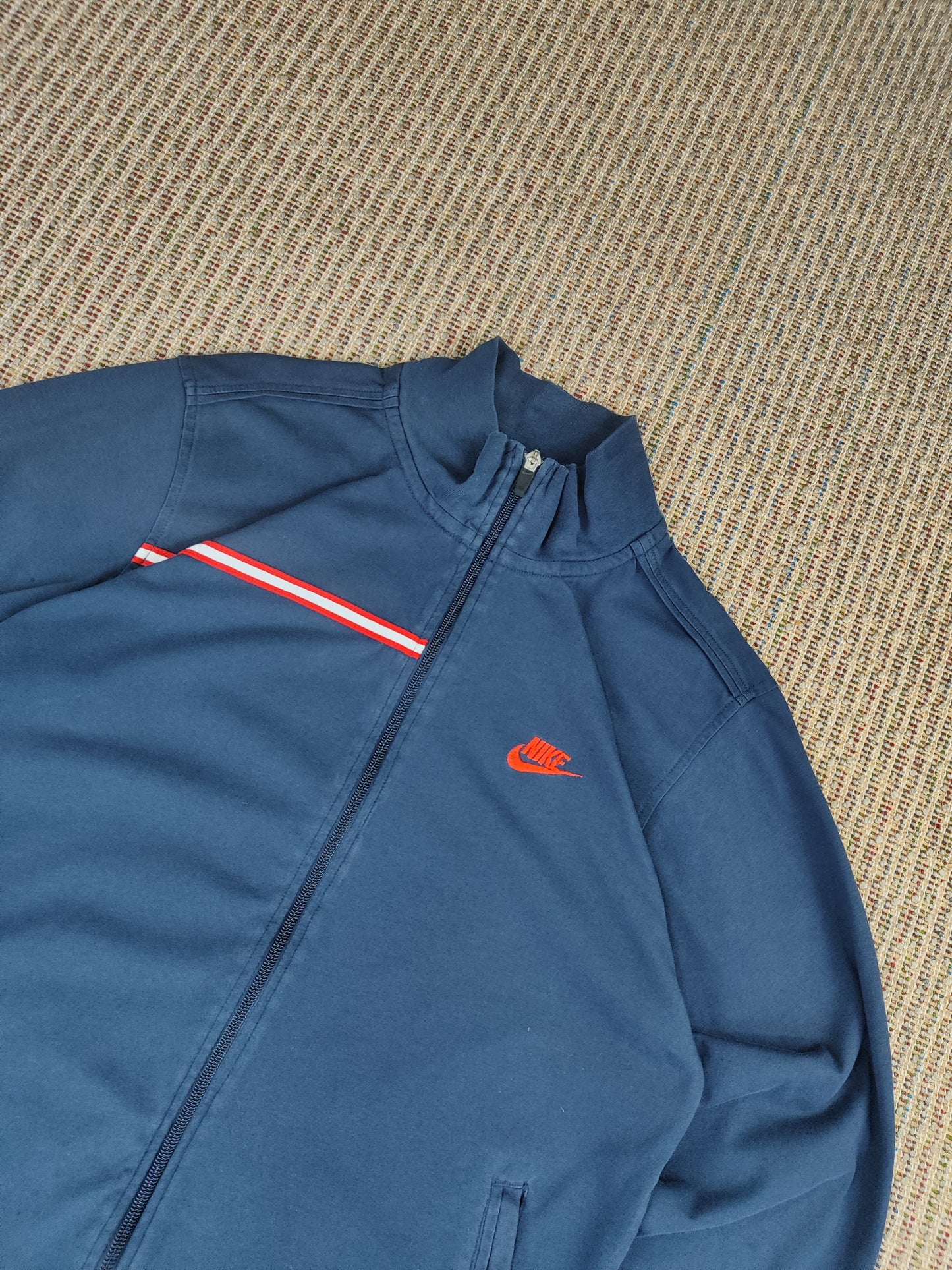 VINTAGE NIKE FULL-ZIP SWEATSHIRT (M)