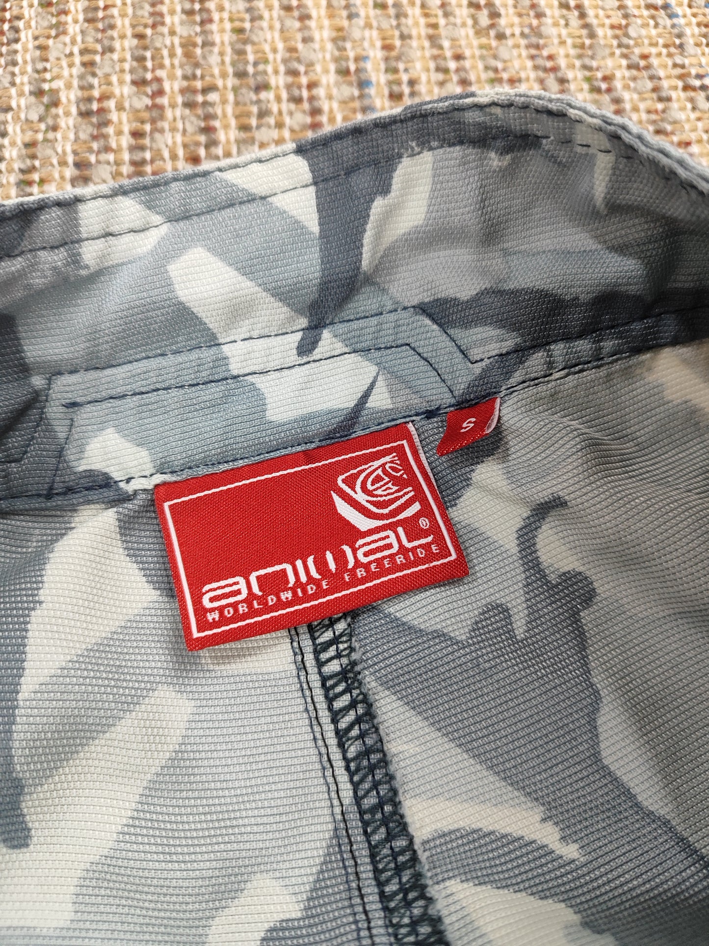 Y2K ANIMAL BOARD SHORTS (M)