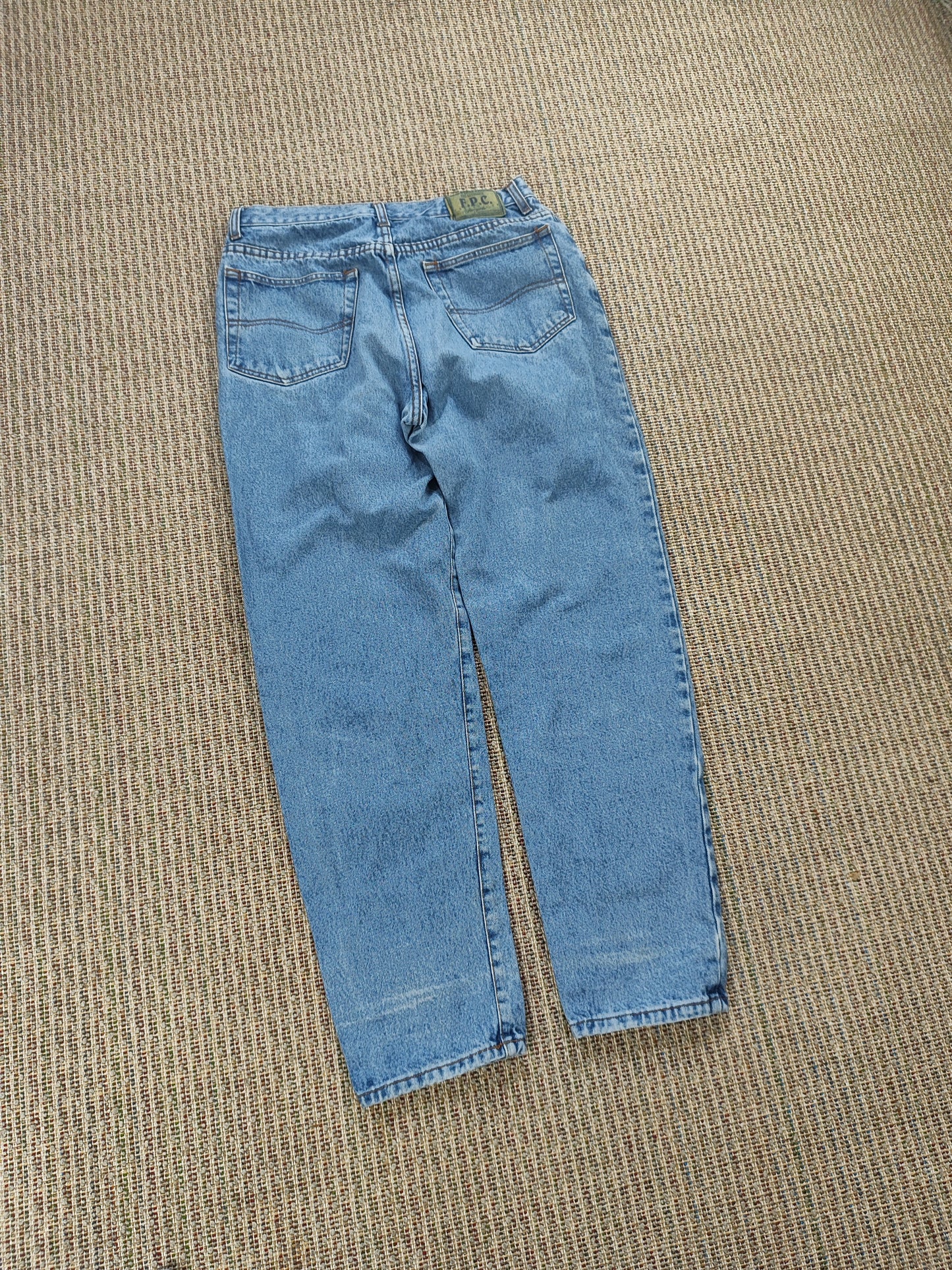 90S HIGH WAISTED JEANS ()