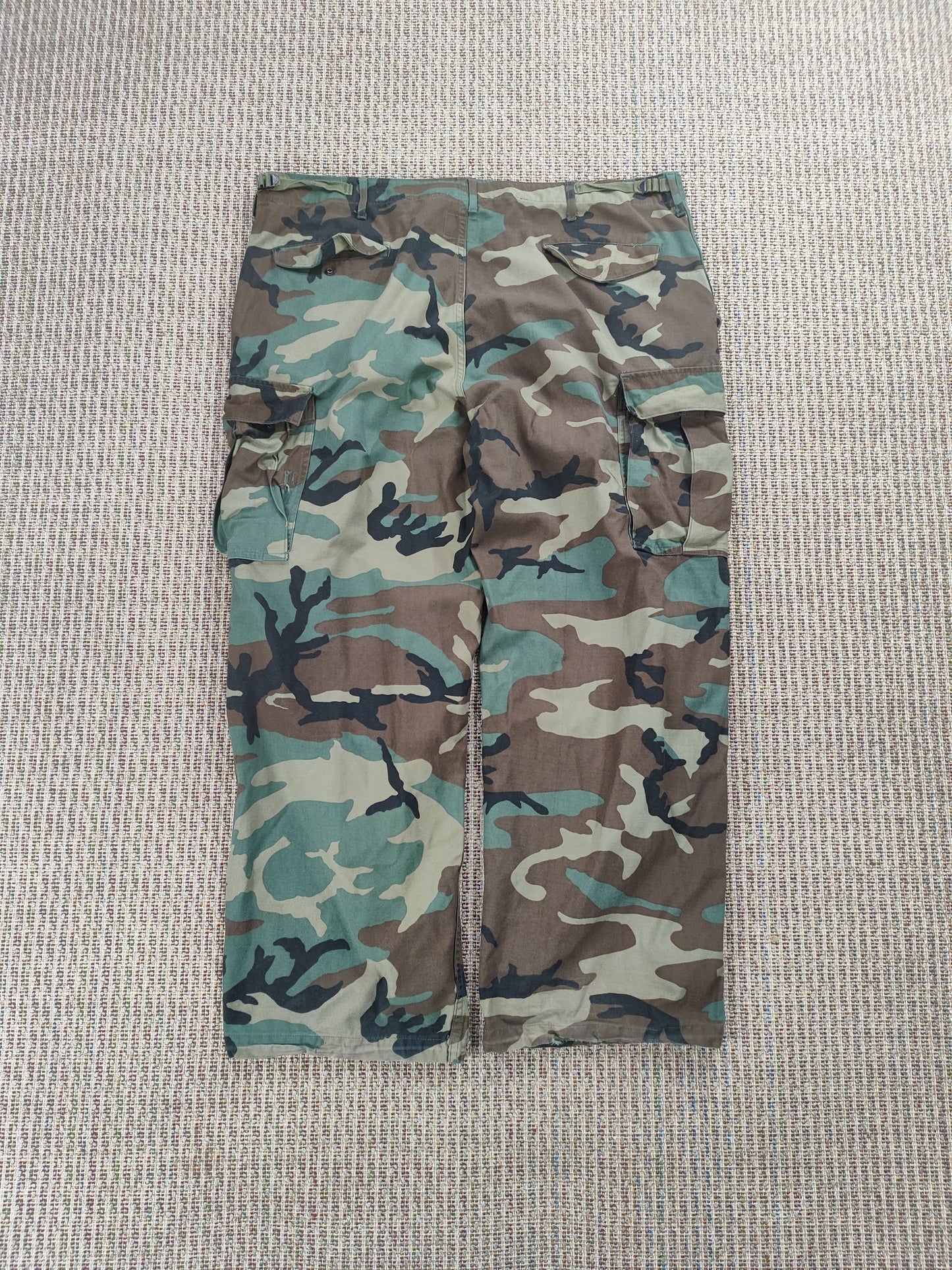 90S ARMY CAMO BAGGY TROUSERS (W36 L30)