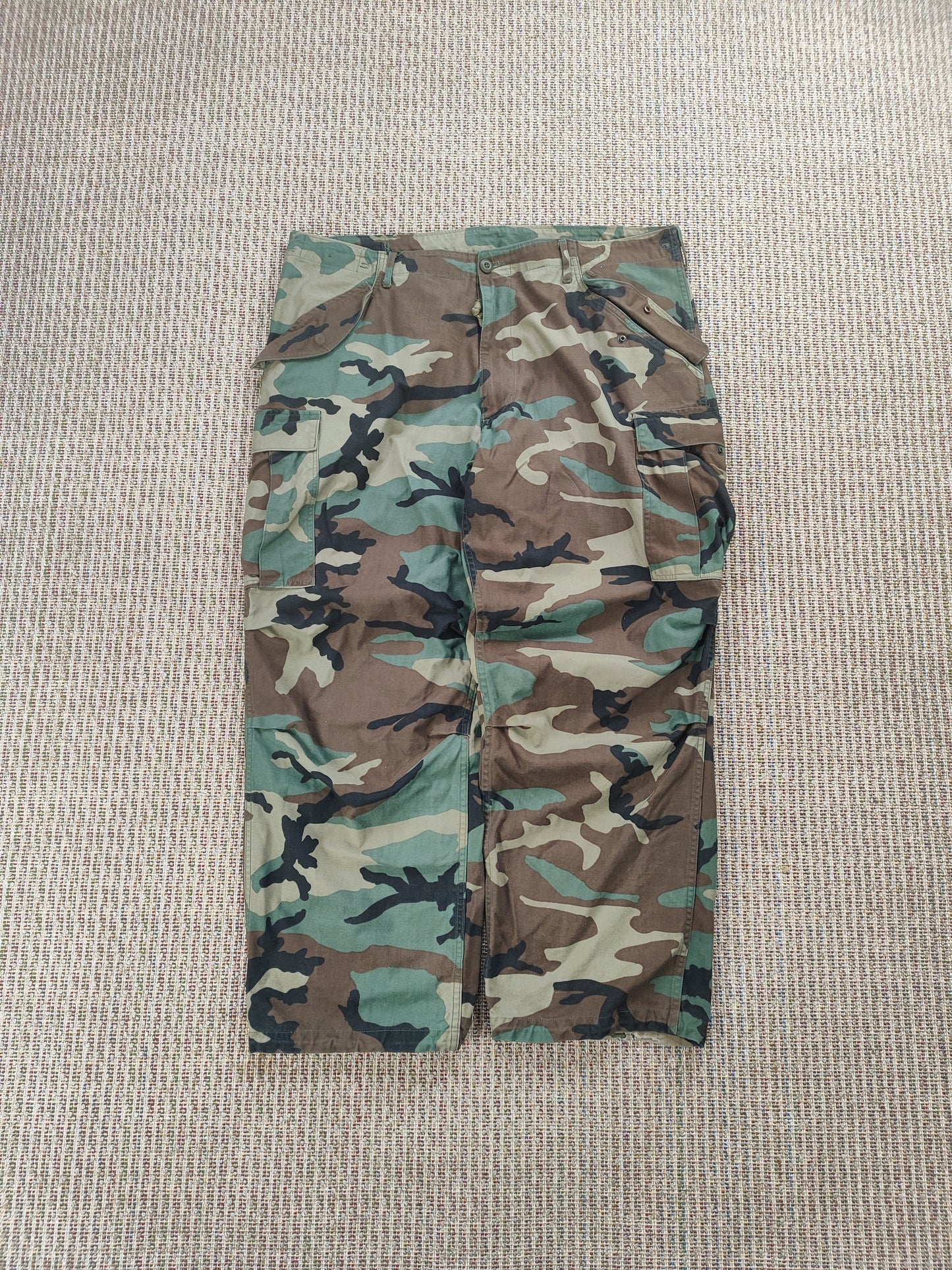 90S ARMY CAMO BAGGY TROUSERS (W36 L30)