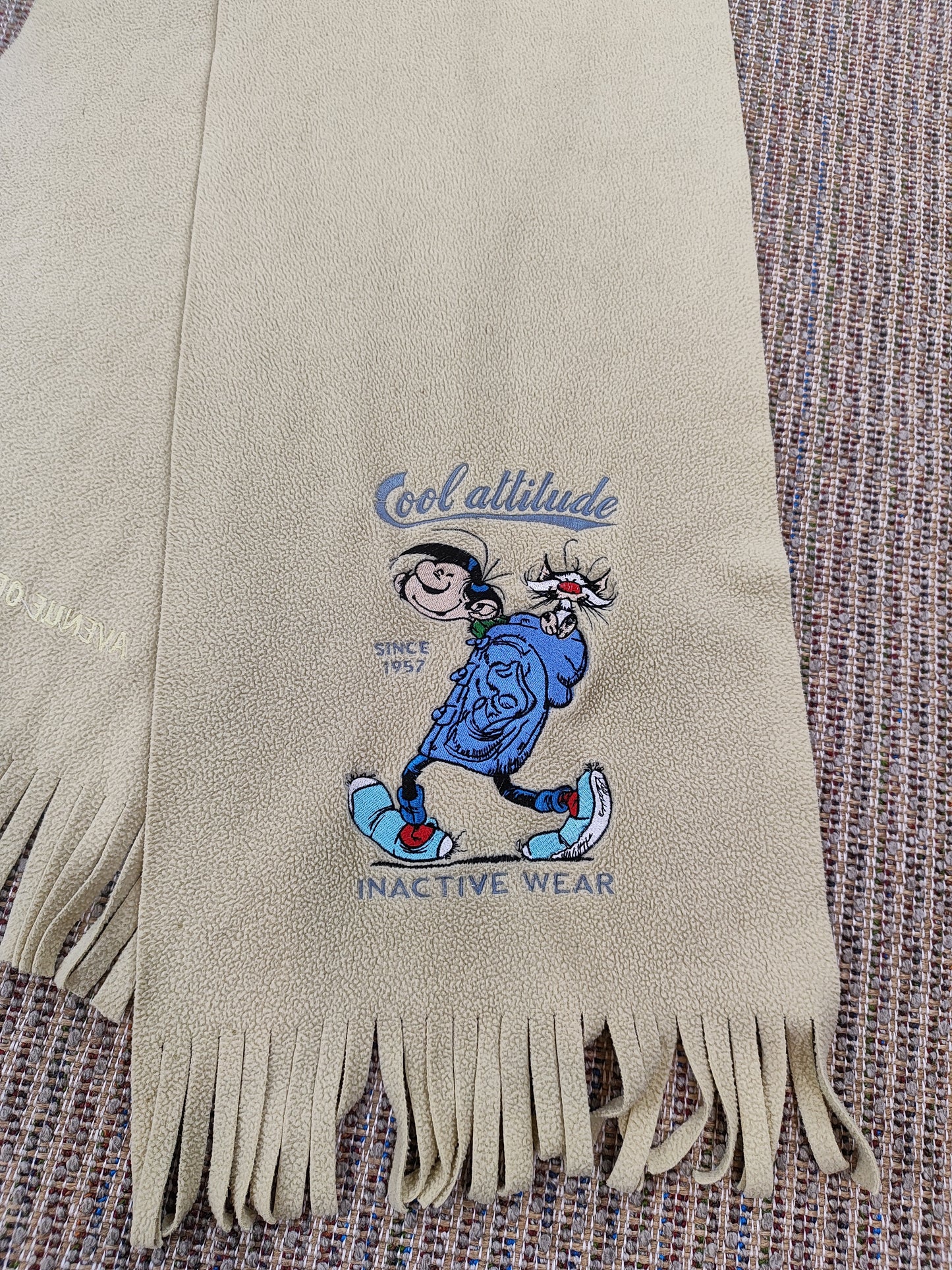 90S CARTOON EMBROIDERED SCARF (ONE SIZE)