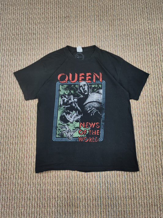 VINTAGE QUEEN GRAPHIC T-SHIRT (S)