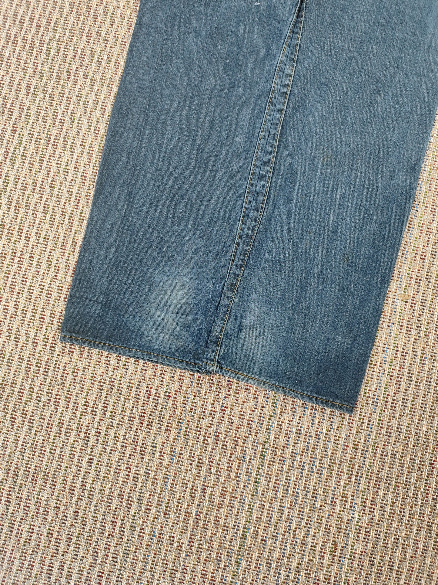 VINTAGE LEVIS 501 JEANS (W34)