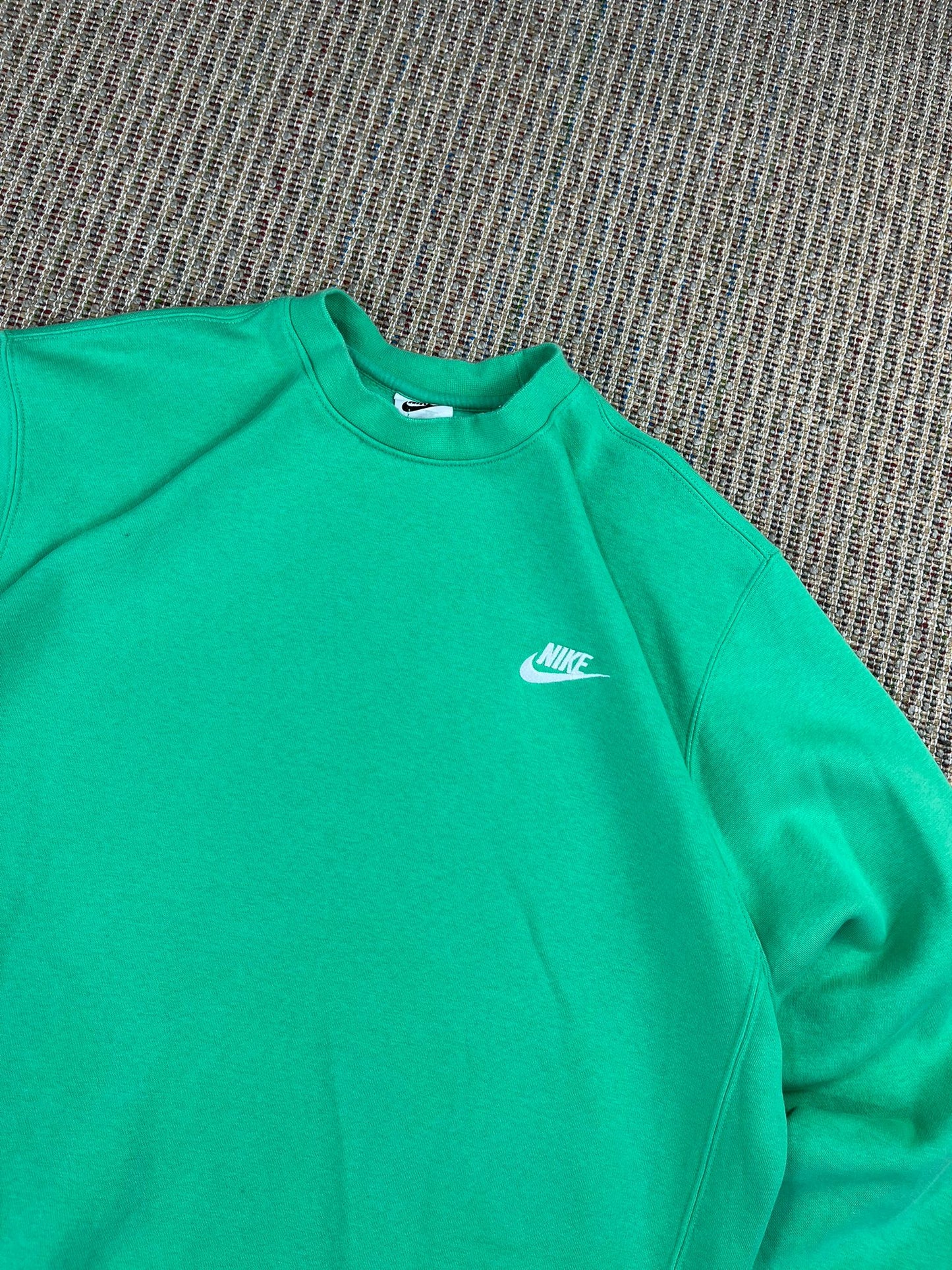 NIKE ESSENTIAL SWEATSHIRT (M)