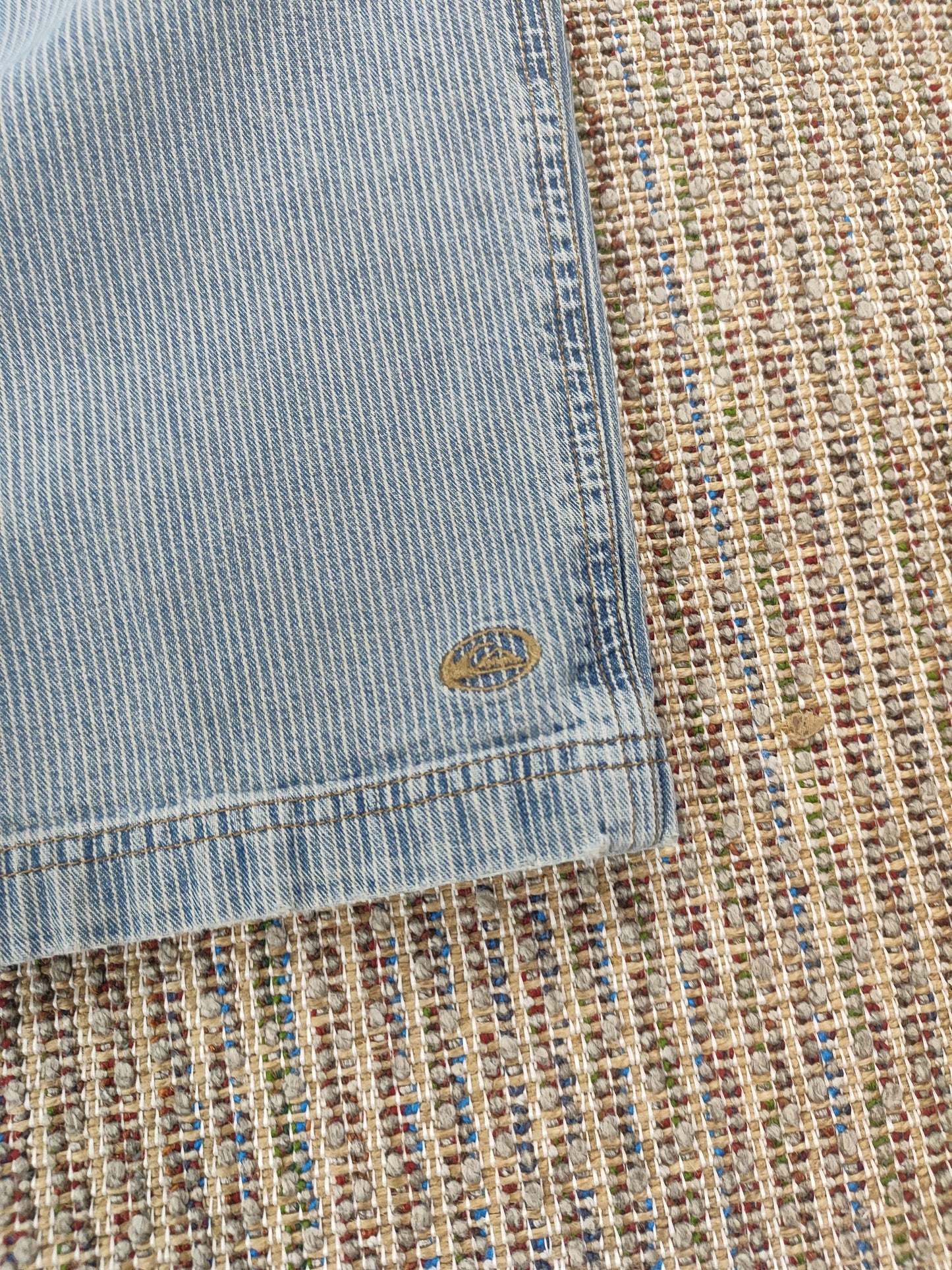 Y2K QUIKSILVER LONG SHORTS (W30)