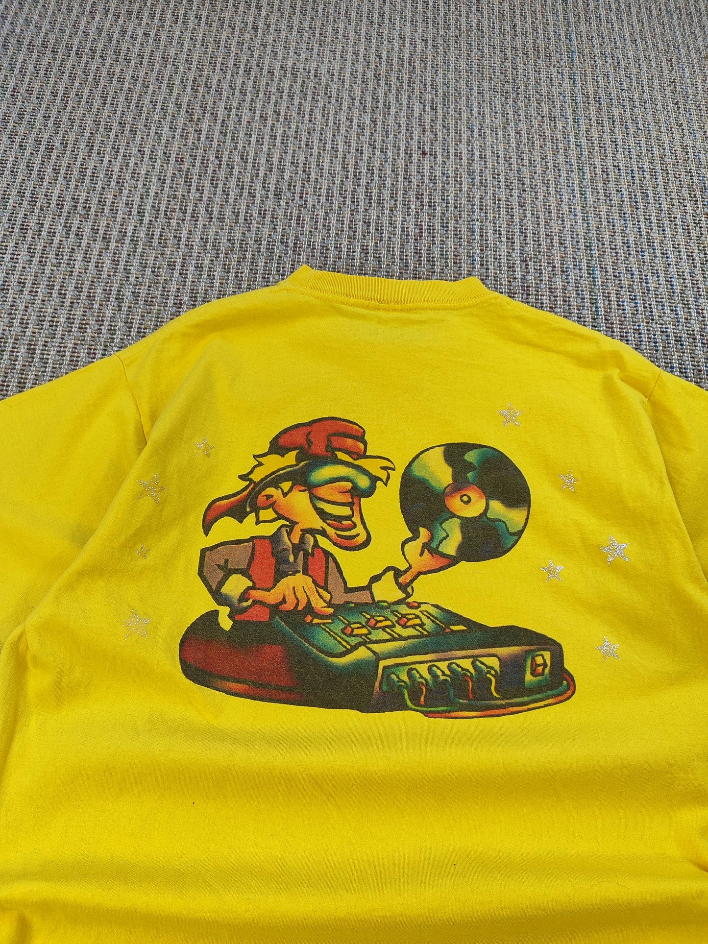 VINTAGE CARTOON GRAPHIC T-SHIRT (M)