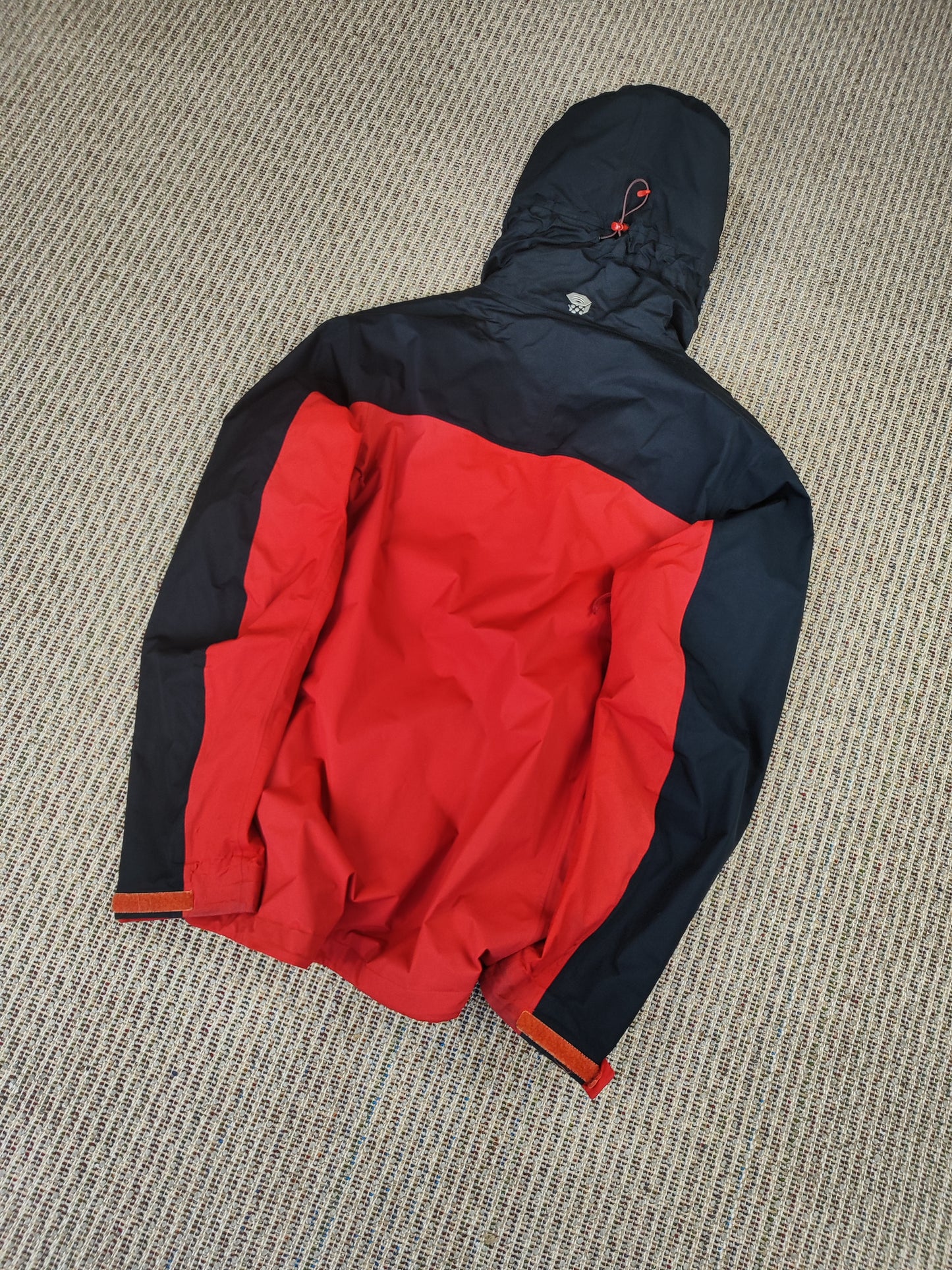 VINTAGE MOUNTAIN HARDWEAR JACKET (L)