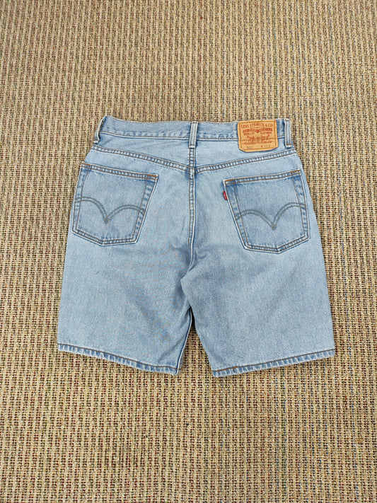 VINTAGE LEVIS DENIM SHORTS (W30)