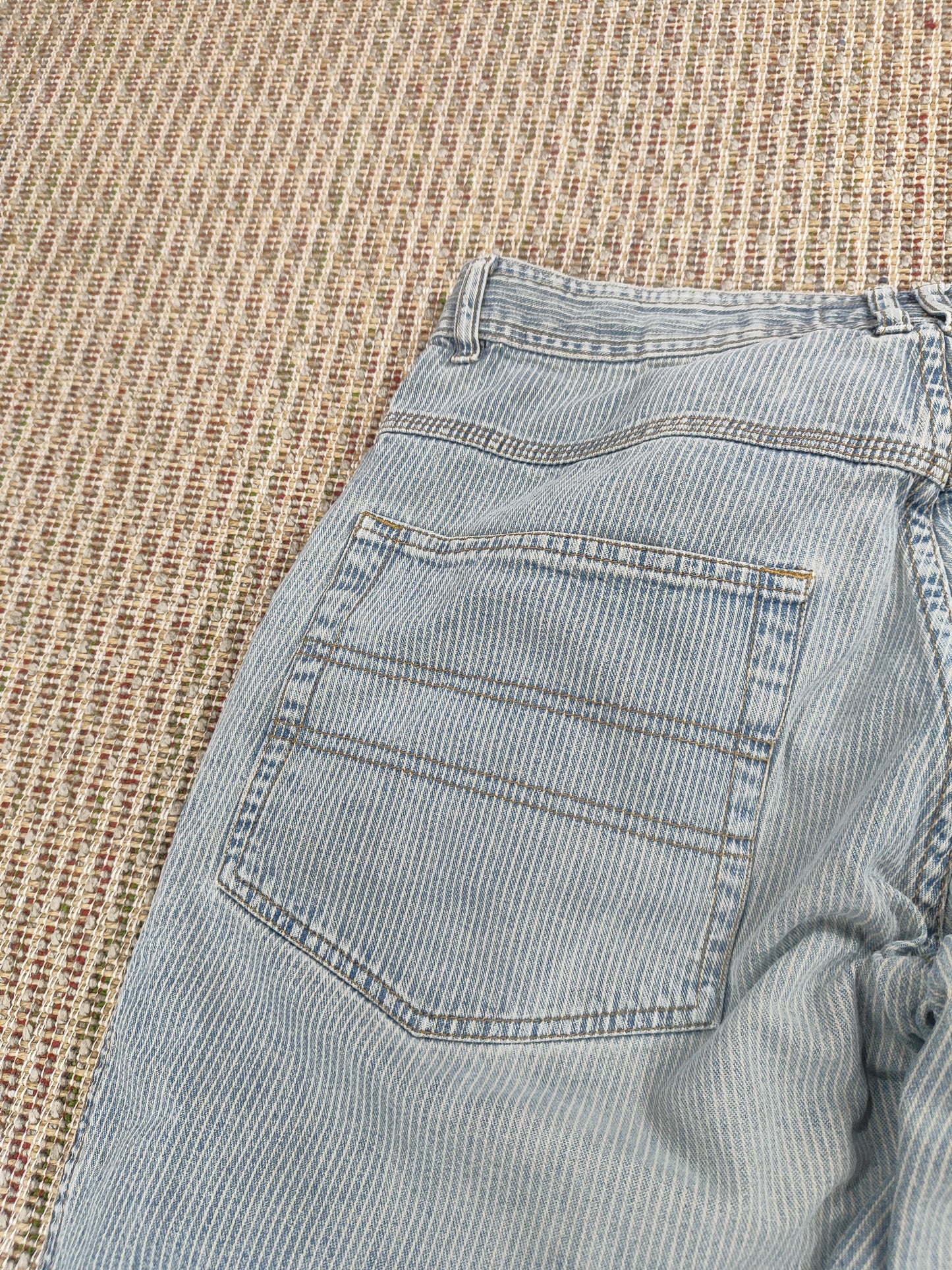 Y2K QUIKSILVER LONG SHORTS (W30)