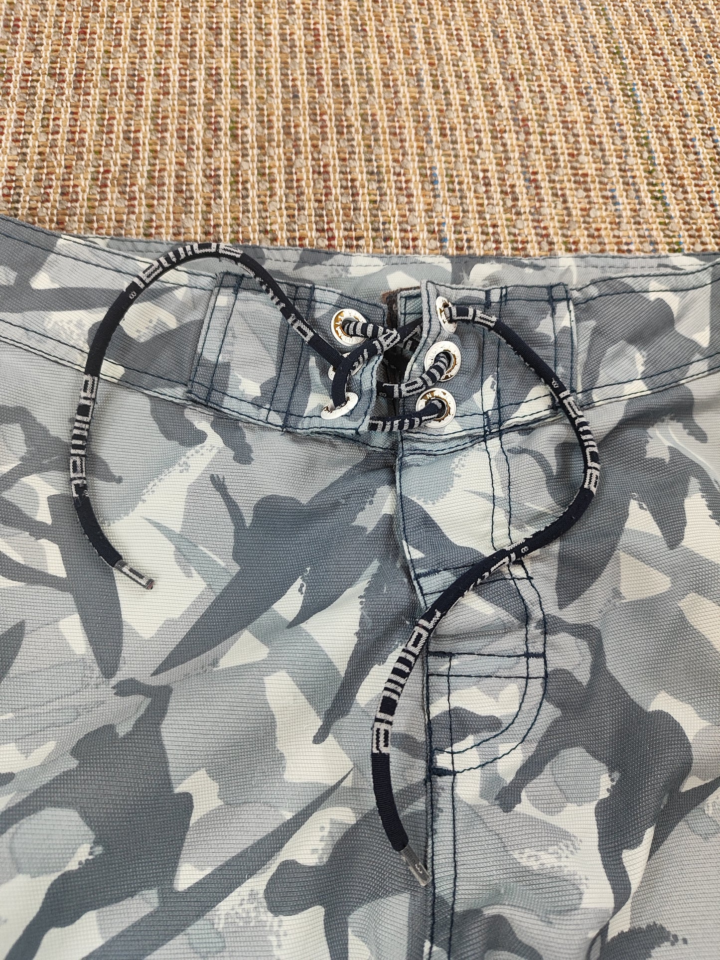 Y2K ANIMAL BOARD SHORTS (M)