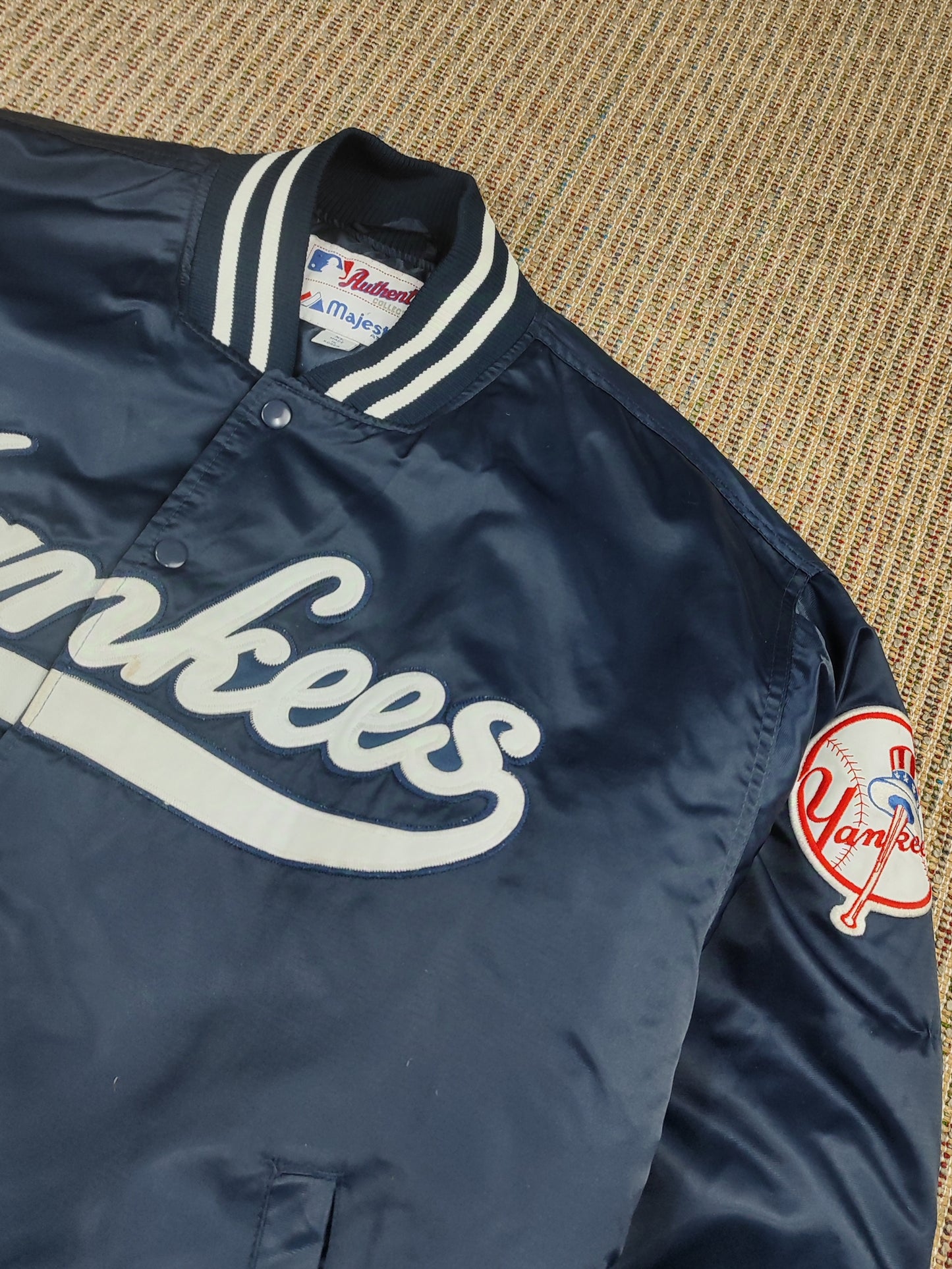 RARE VINTAGE 90S YANKEES SATIN JACKET (L)