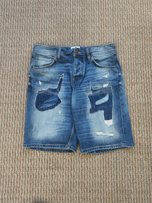 VINTAGE DISTRESSED JEAN SHORTS (W34)