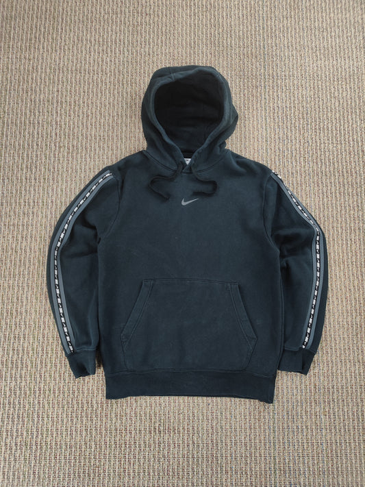 NIKE CENTRE SWOOSH SPELLOUT HOODIE (M)