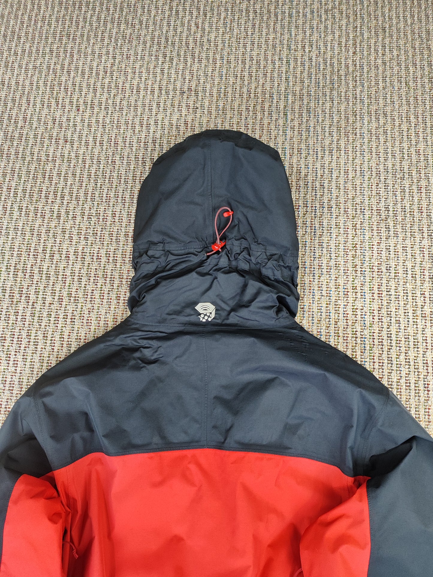 VINTAGE MOUNTAIN HARDWEAR JACKET (L)