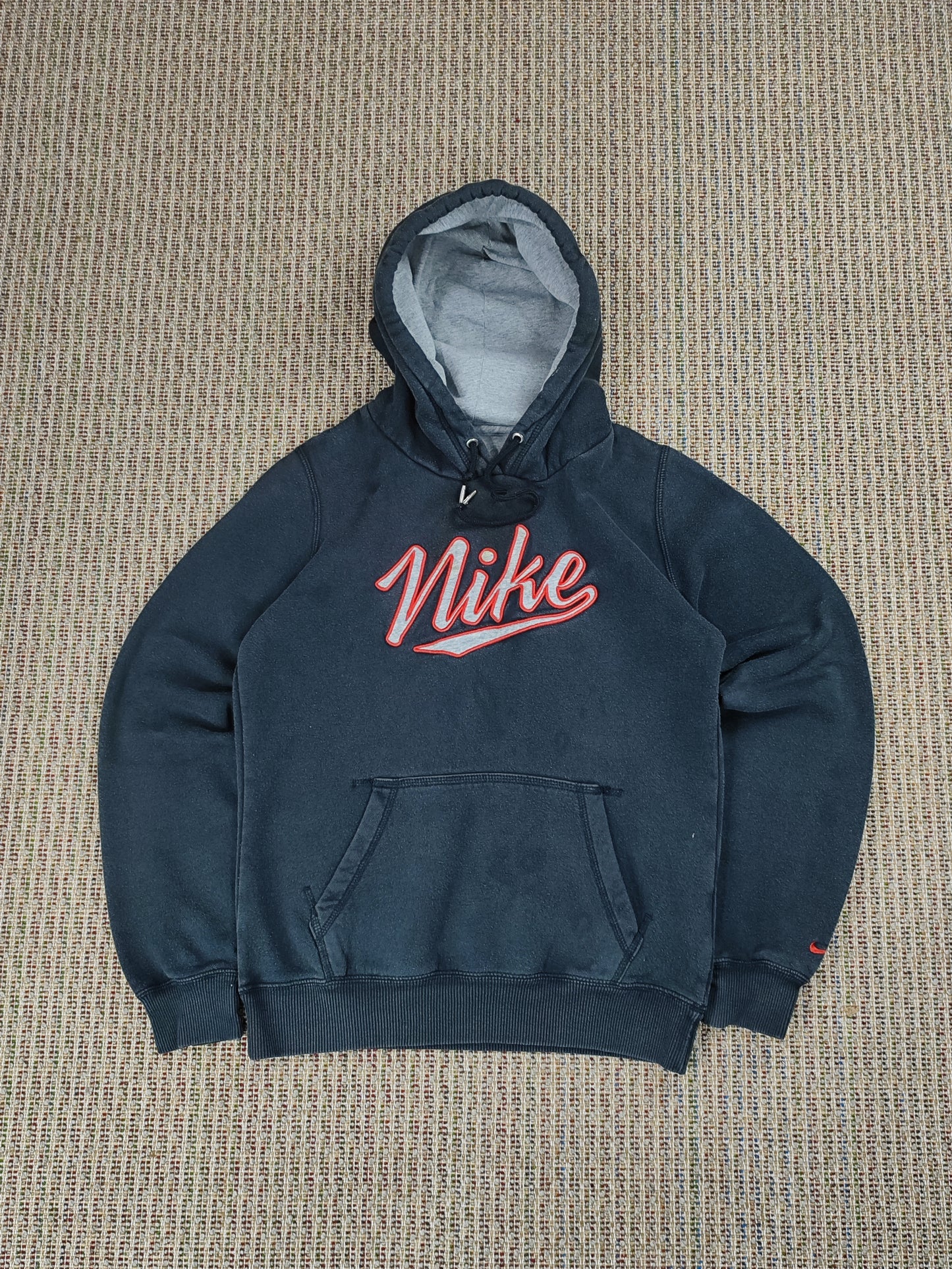 VINTAGE NIKE SPELLOUT HOODIE (WOMEN'S M)