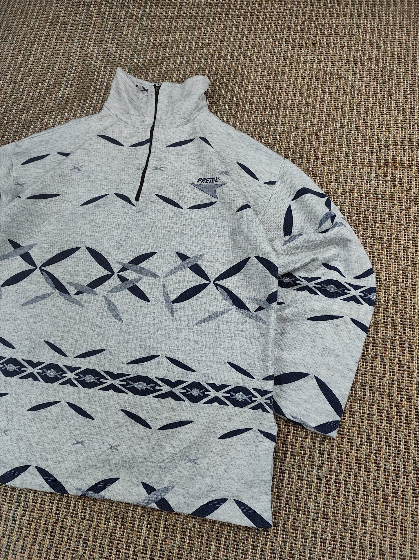 VINTAGE PRETEL GRAPHIC SWEATSHIRT (S)