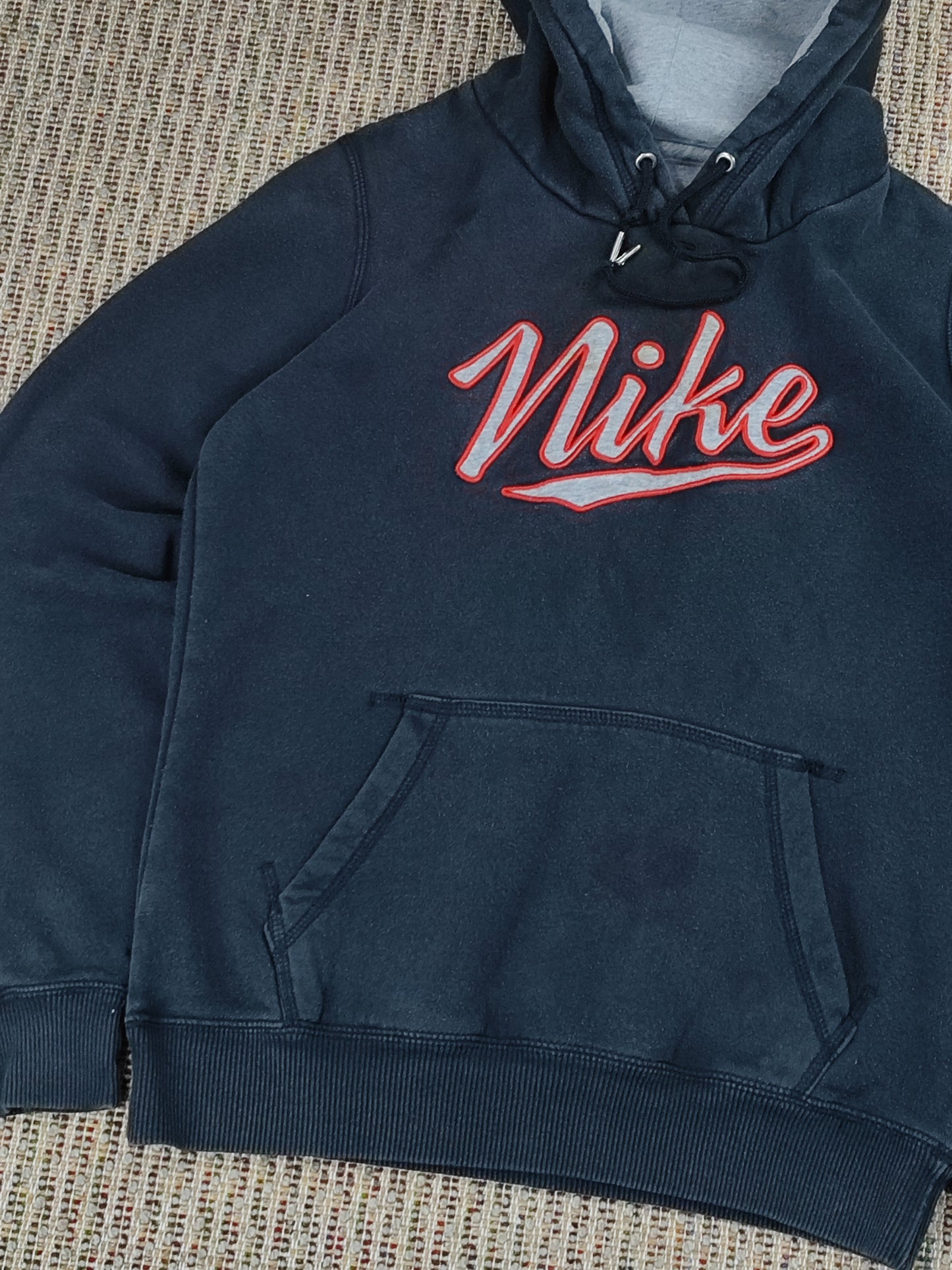 VINTAGE NIKE SPELLOUT HOODIE (WOMEN'S M)