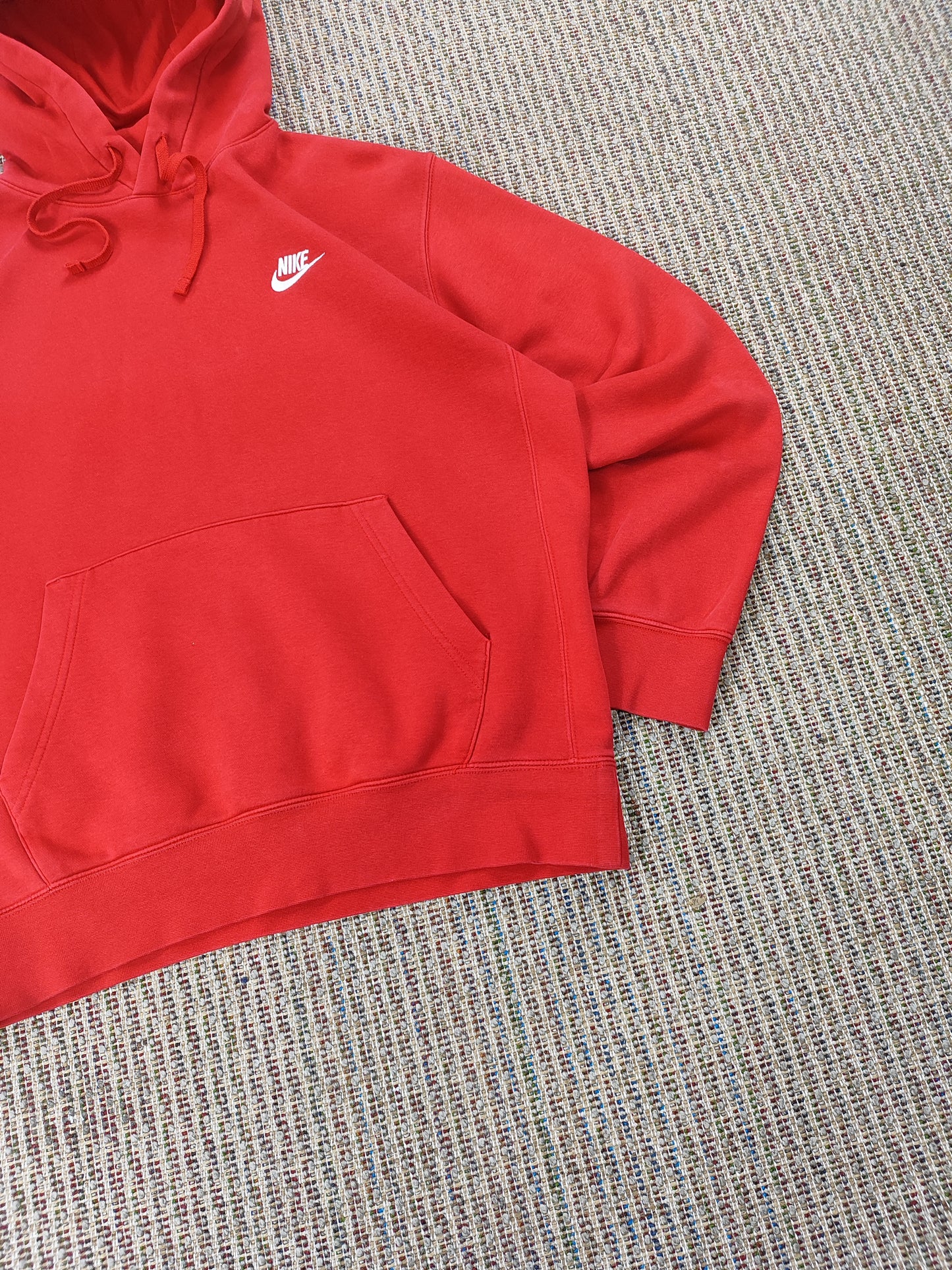 NIKE ESSENTIAL HOODIE (M)
