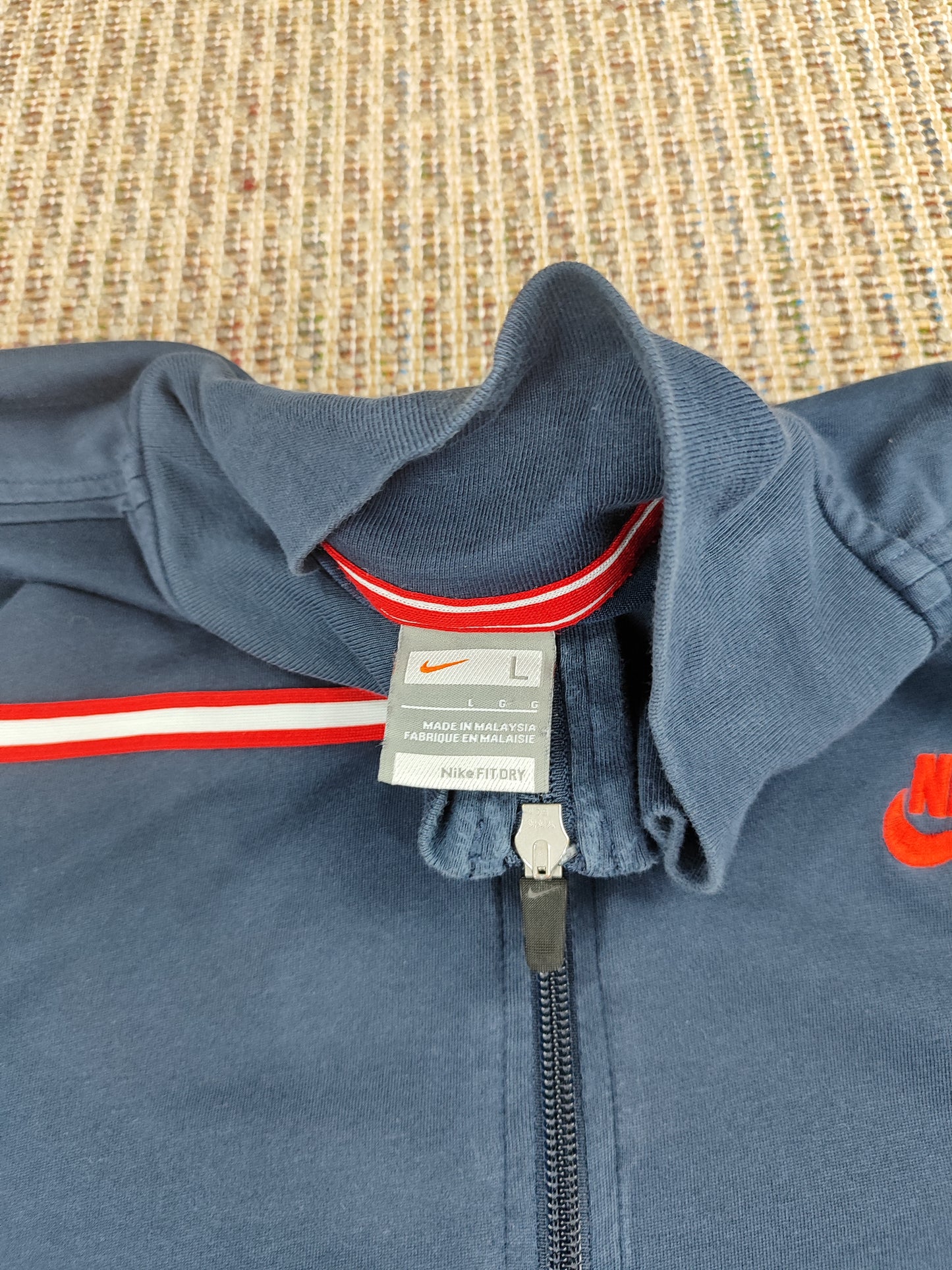 VINTAGE NIKE FULL-ZIP SWEATSHIRT (M)