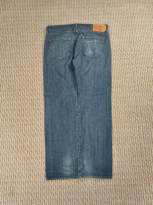 VINTAGE LEVIS 501 JEANS (W34)