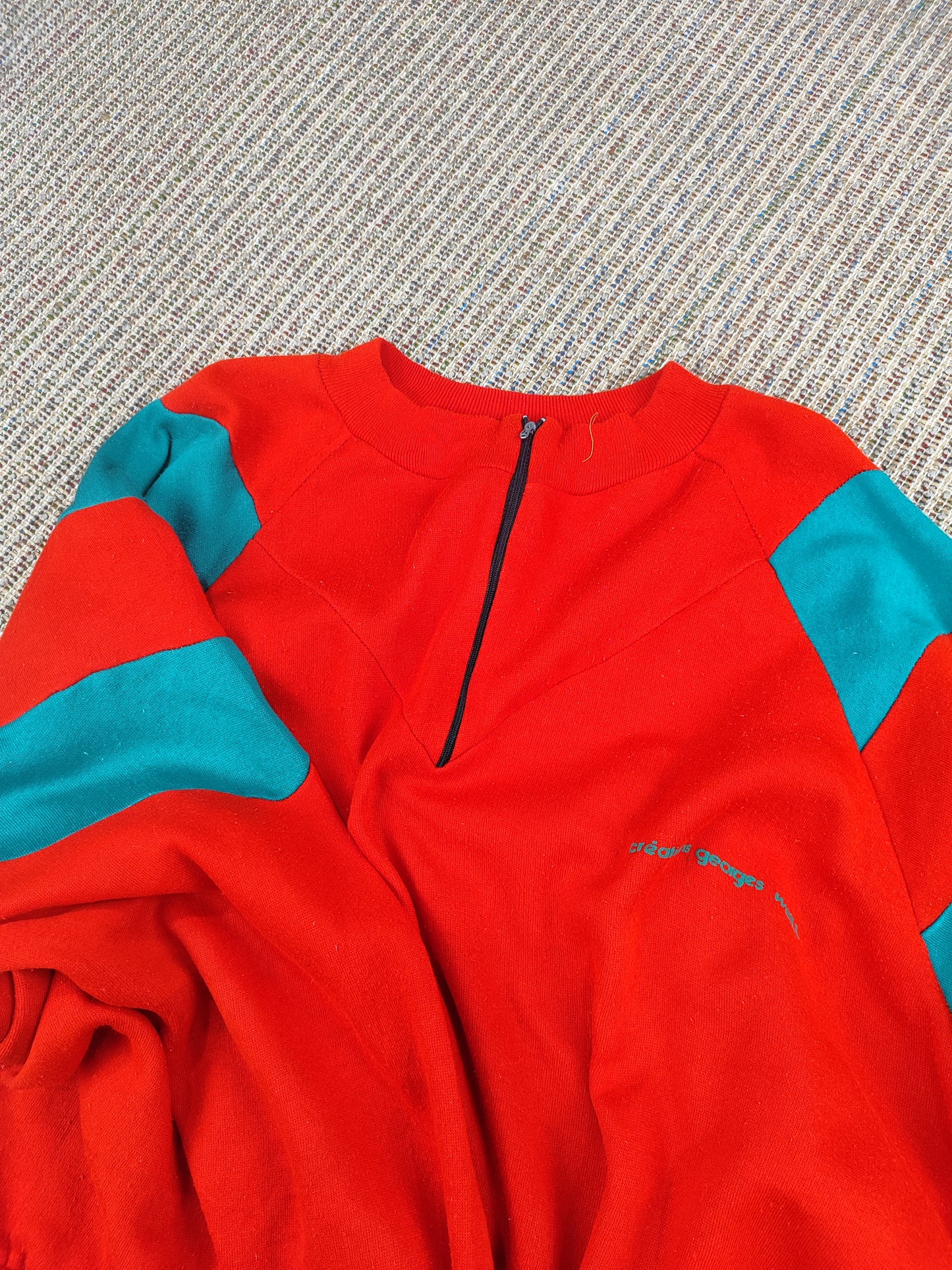 VINTAGE 80S RED GRAPHIC SWEATSHIRT (XL)