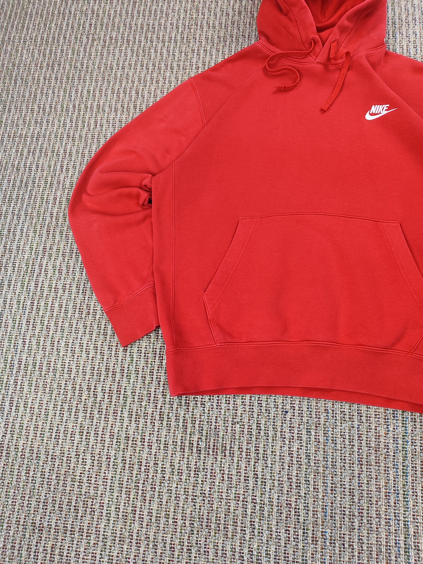 NIKE ESSENTIAL HOODIE (M)
