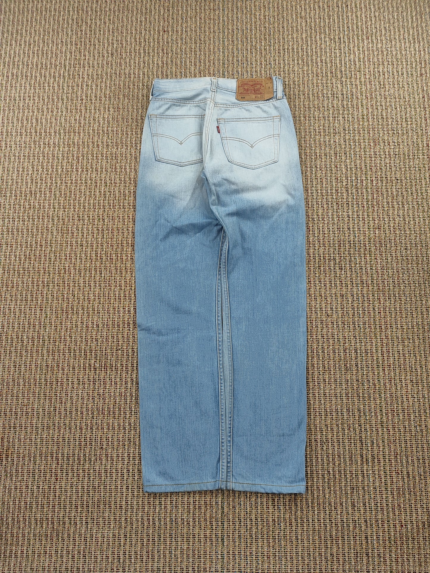 VINTAGE LEVIS 501 JEANS (W27)