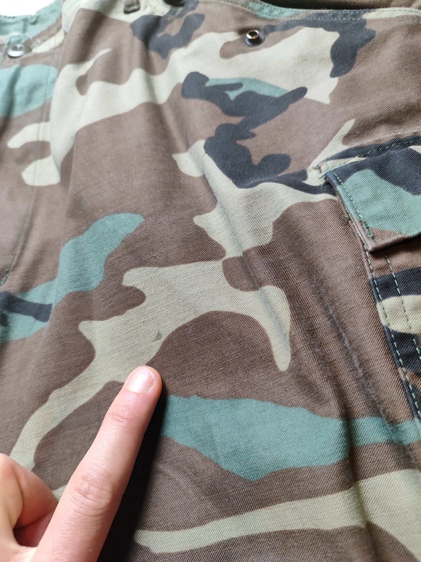 90S ARMY CAMO BAGGY TROUSERS (W36 L30)